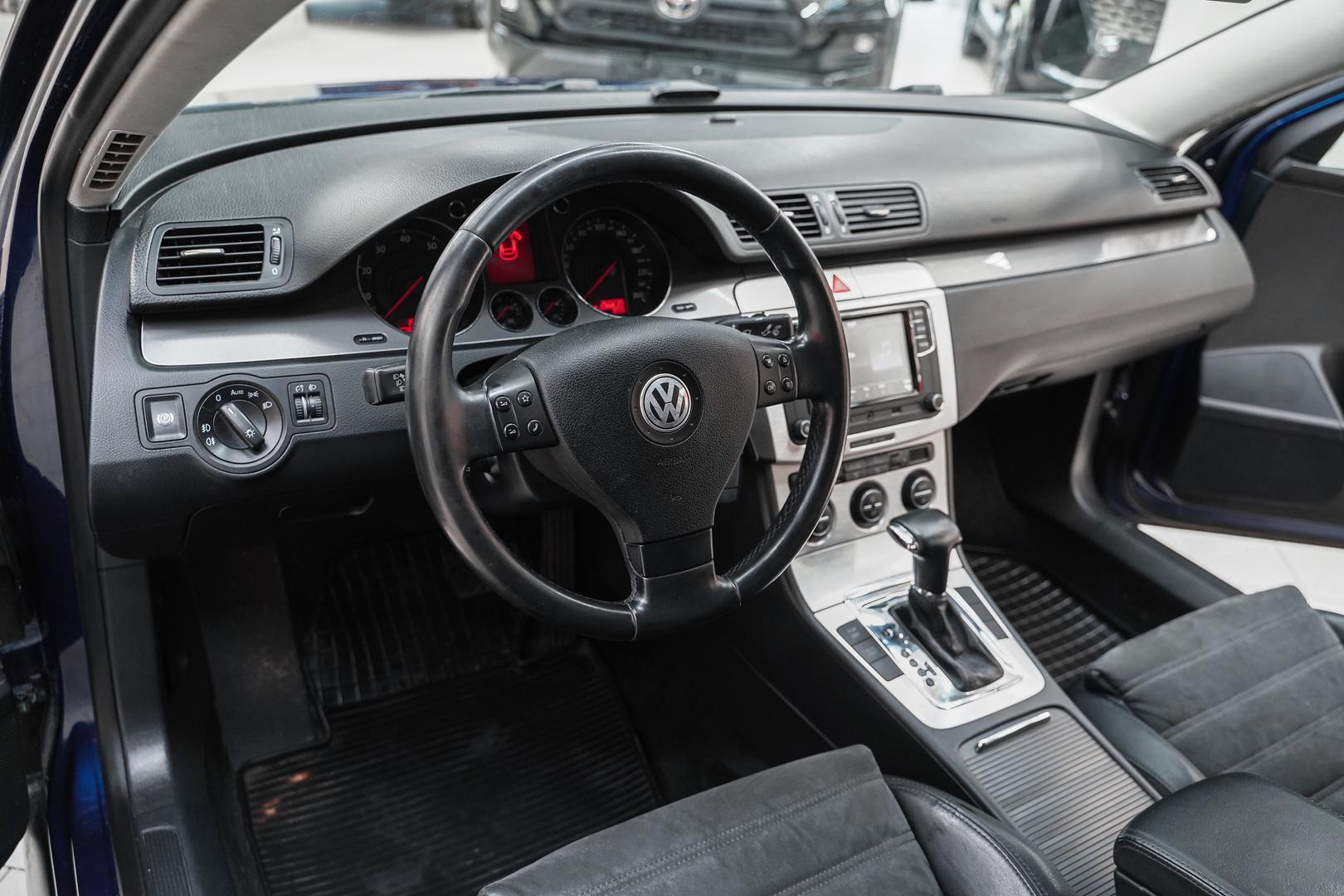 Volkswagen Passat 2008, синий, ДЦ Орехово