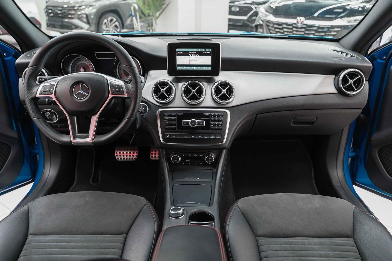 Mercedes-Benz GLA 2014, синий, ДЦ Орехово