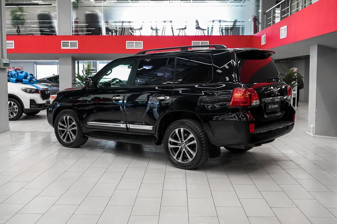 Toyota Land Cruiser 2012, черный, ДЦ Орехово