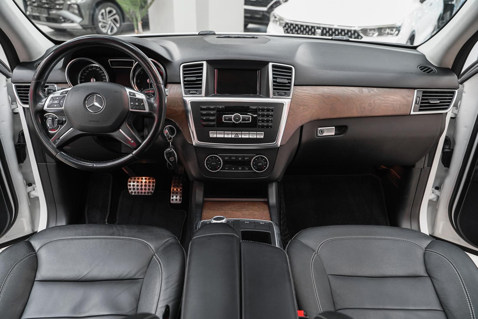 Mercedes-Benz M-Класс 2014, белый, ДЦ Орехово