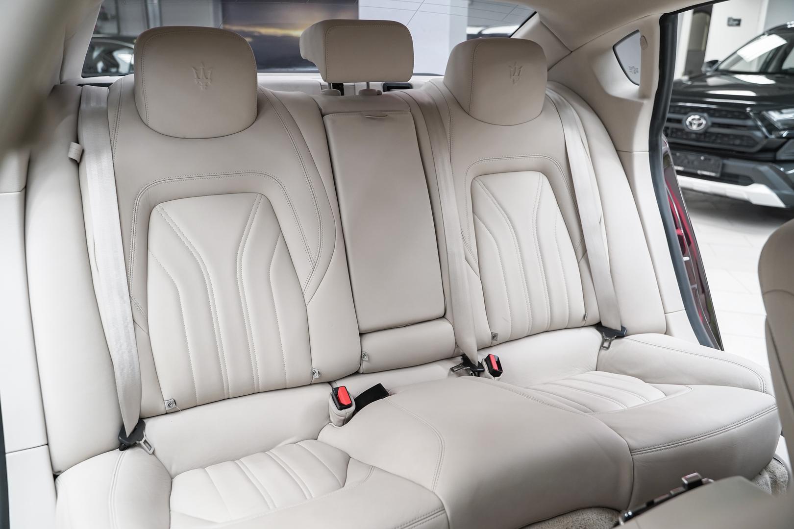Maserati Quattroporte 2015, пурпурный, ДЦ Орехово
