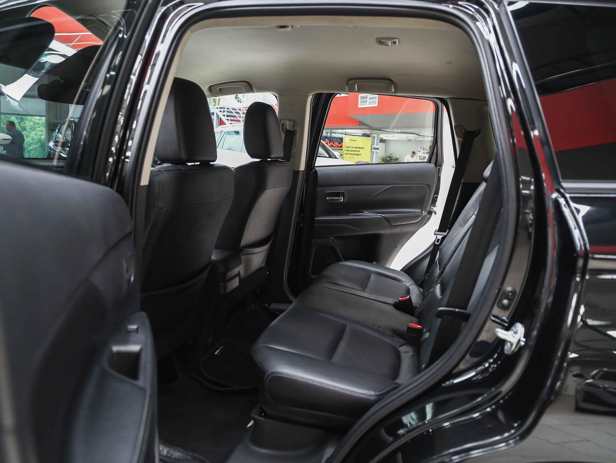 Mitsubishi Outlander 2013, черный, ДЦ Орехово