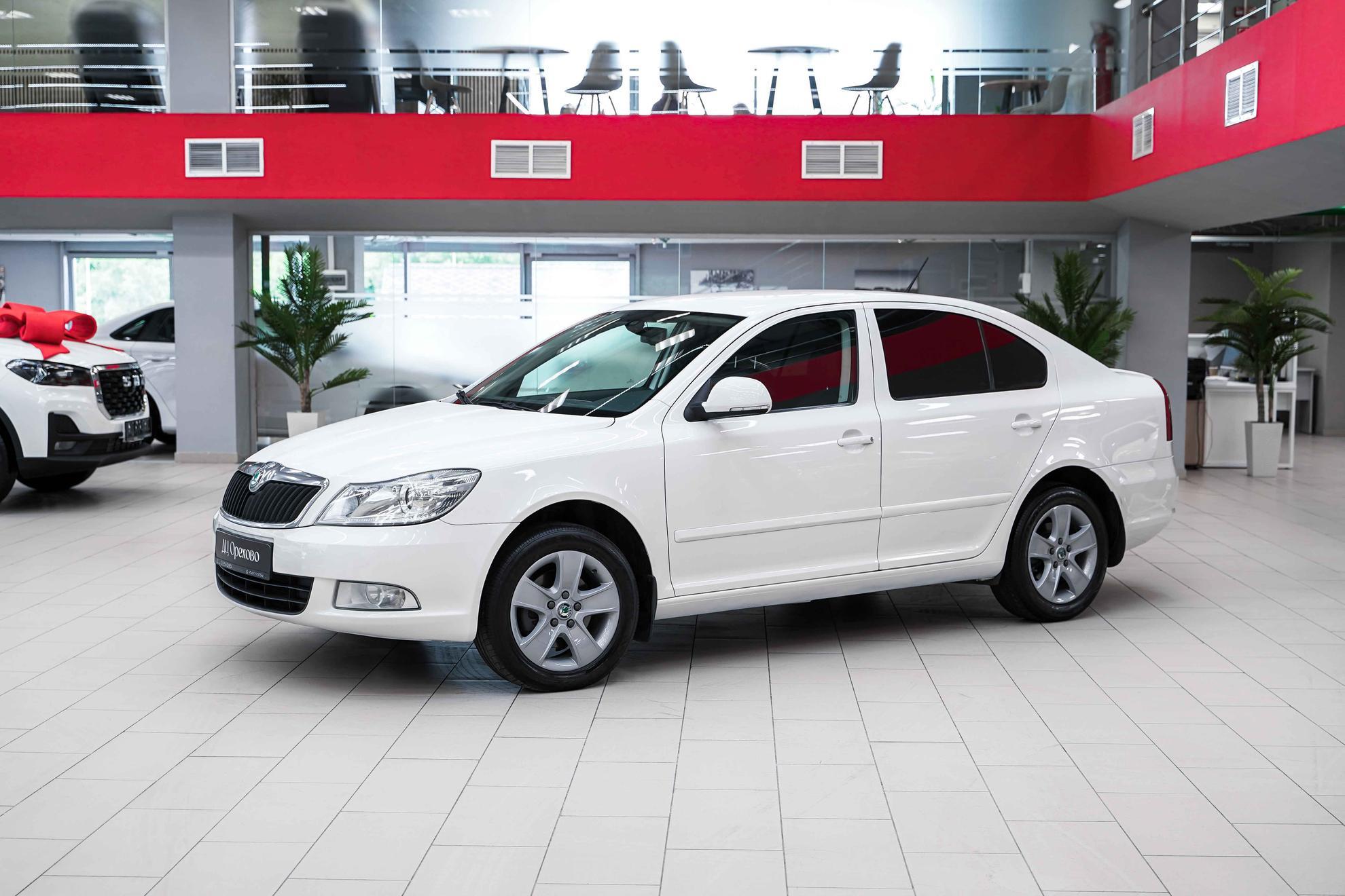 Skoda Octavia 2013, белый, ДЦ Орехово