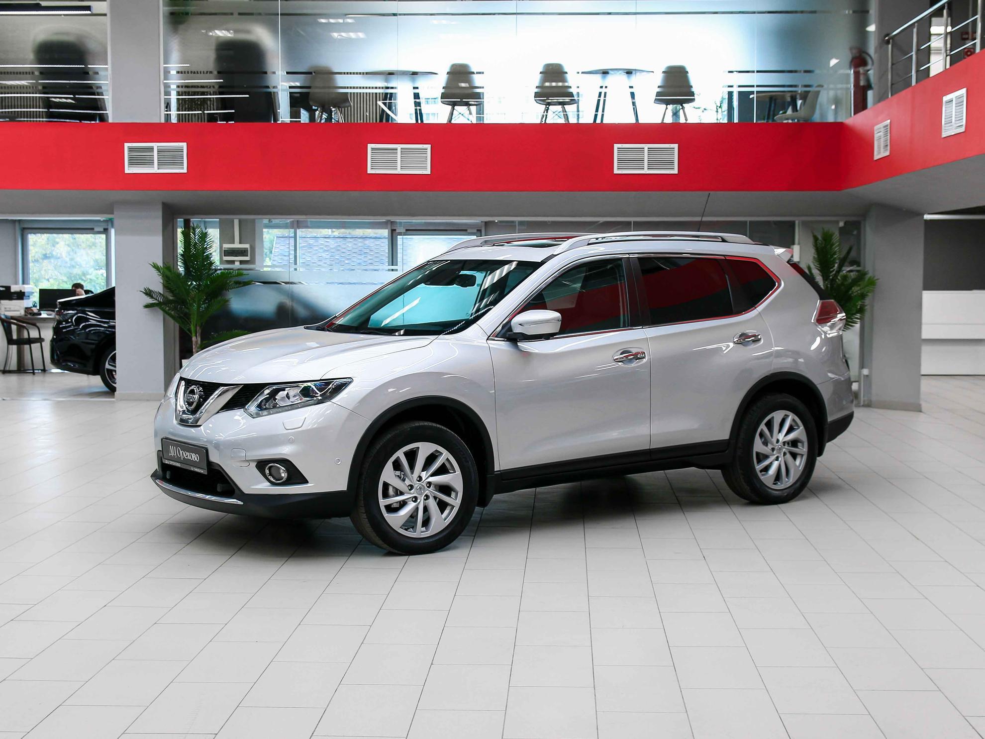 Nissan X-Trail 2015, серебряный, ДЦ Орехово