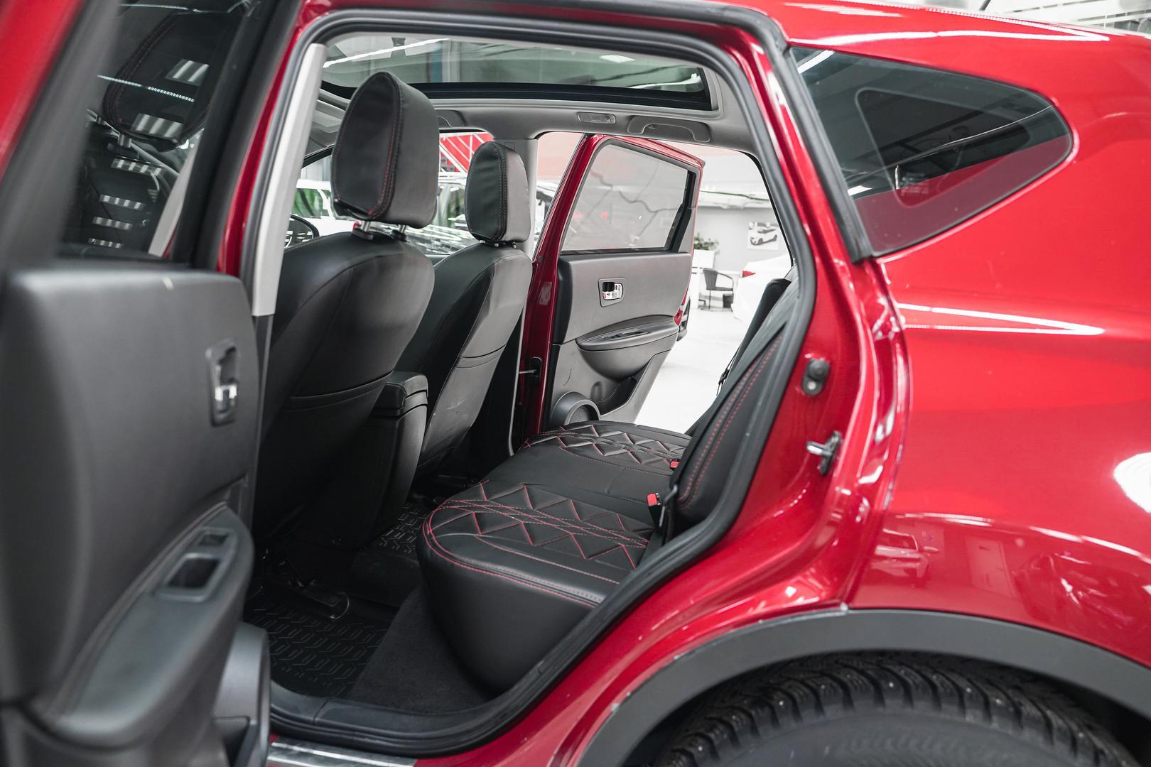 Nissan Qashqai 2010, красный, ДЦ Орехово