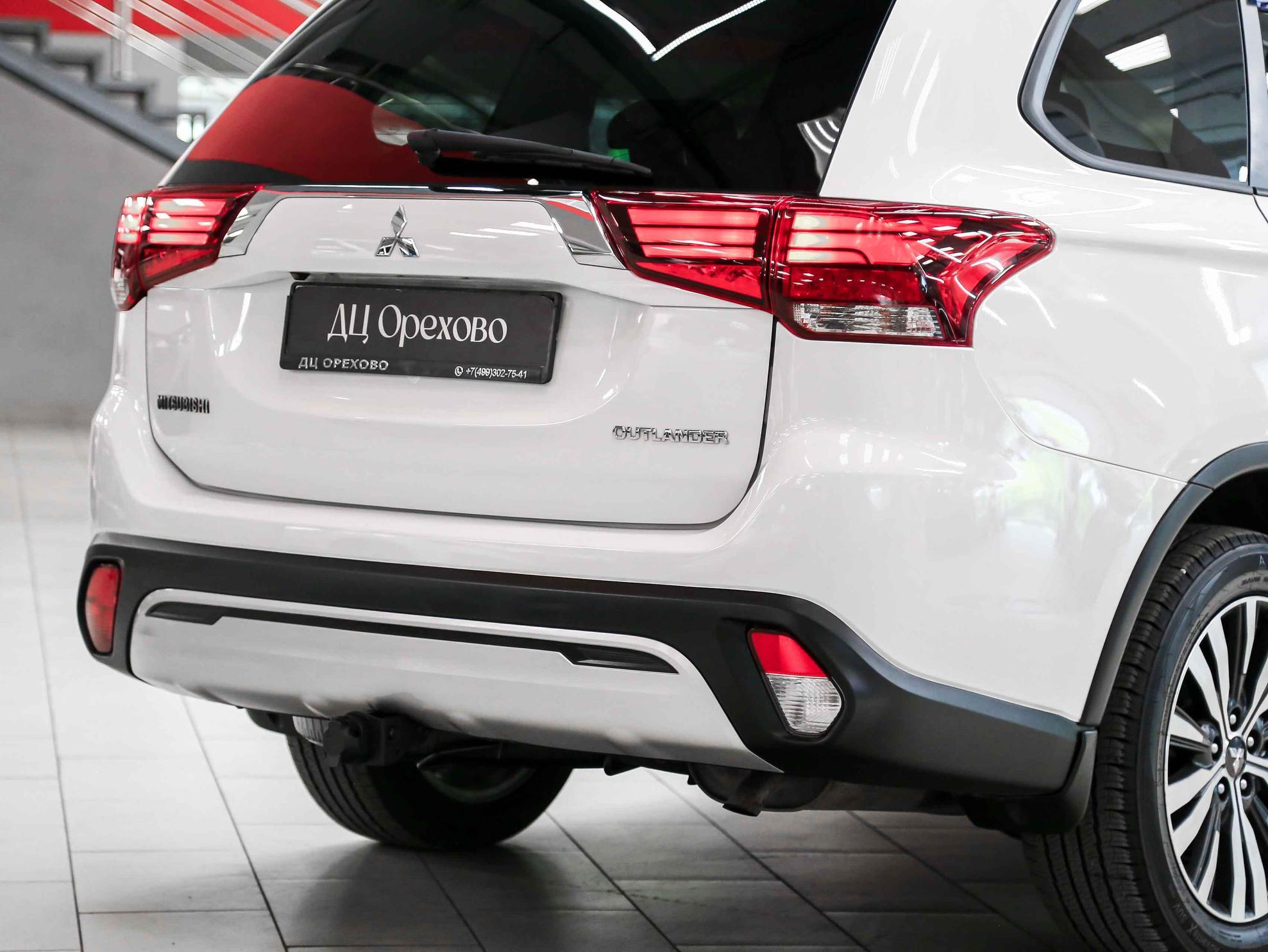 Mitsubishi Outlander 2019, белый, ДЦ Орехово