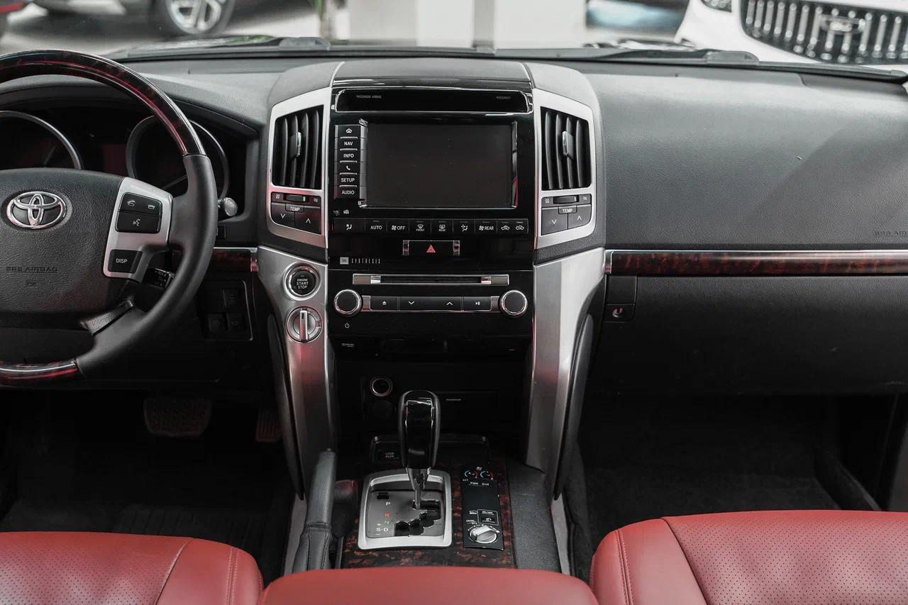 Toyota Land Cruiser 2012, черный, ДЦ Орехово