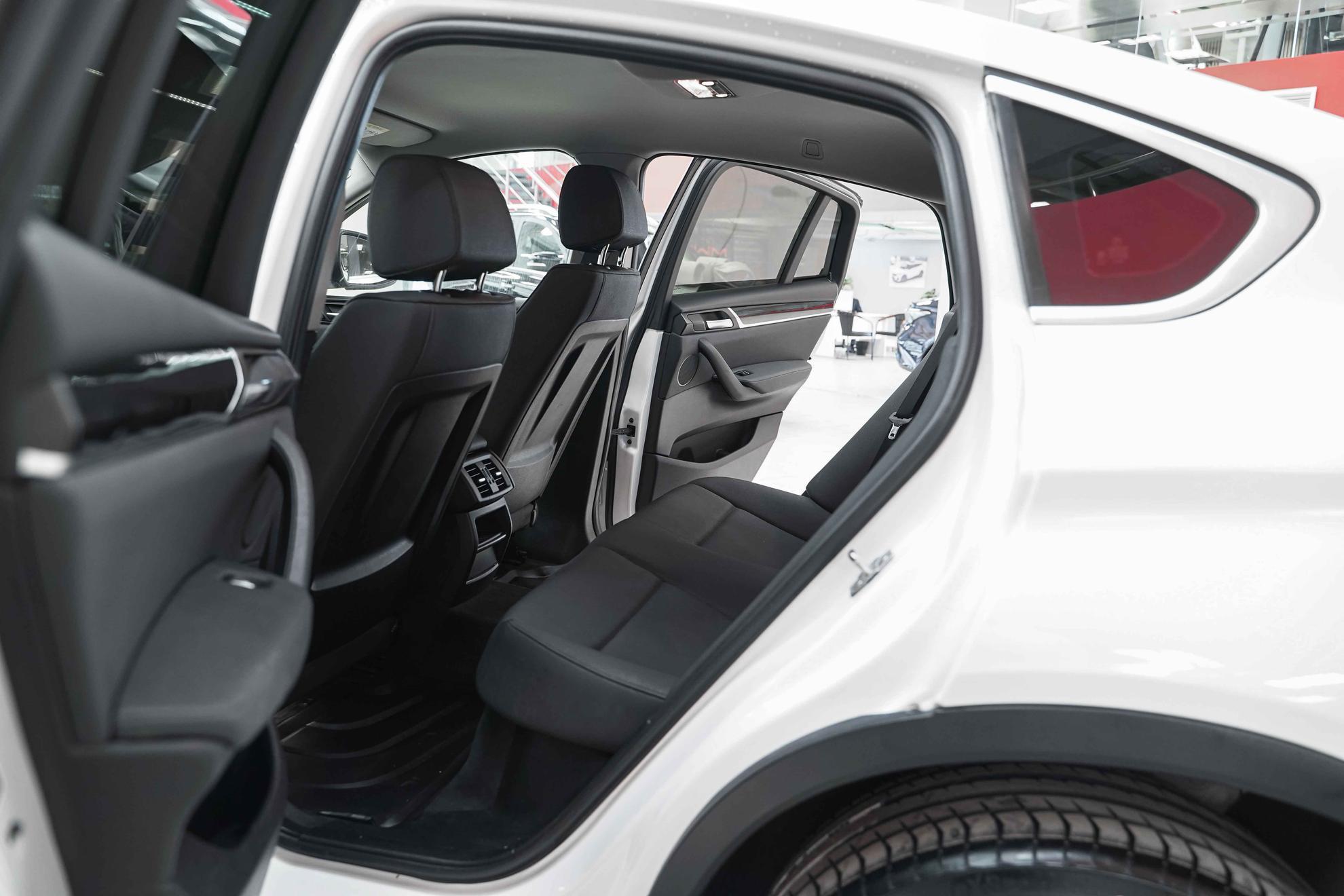 BMW X4 2017, белый, ДЦ Орехово