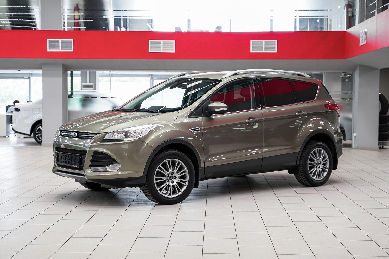 Ford Kuga 2013, зеленый, ДЦ Орехово
