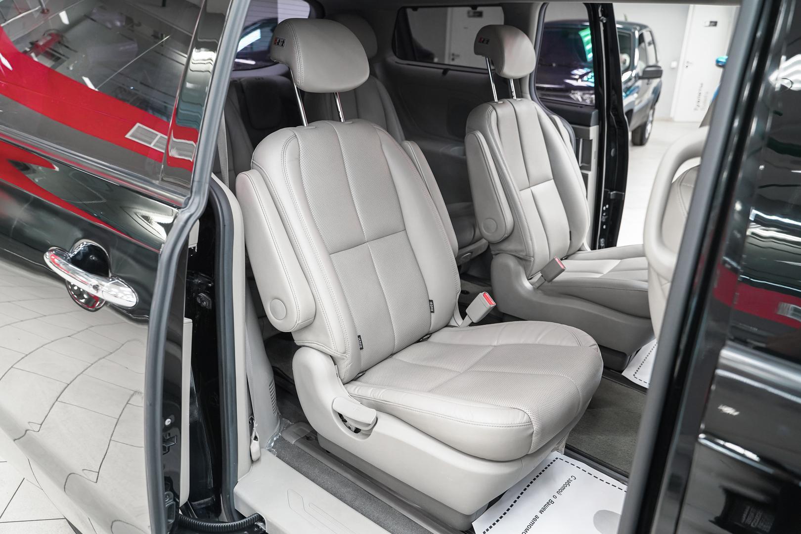 Kia Carnival 2019, черный, ДЦ Орехово