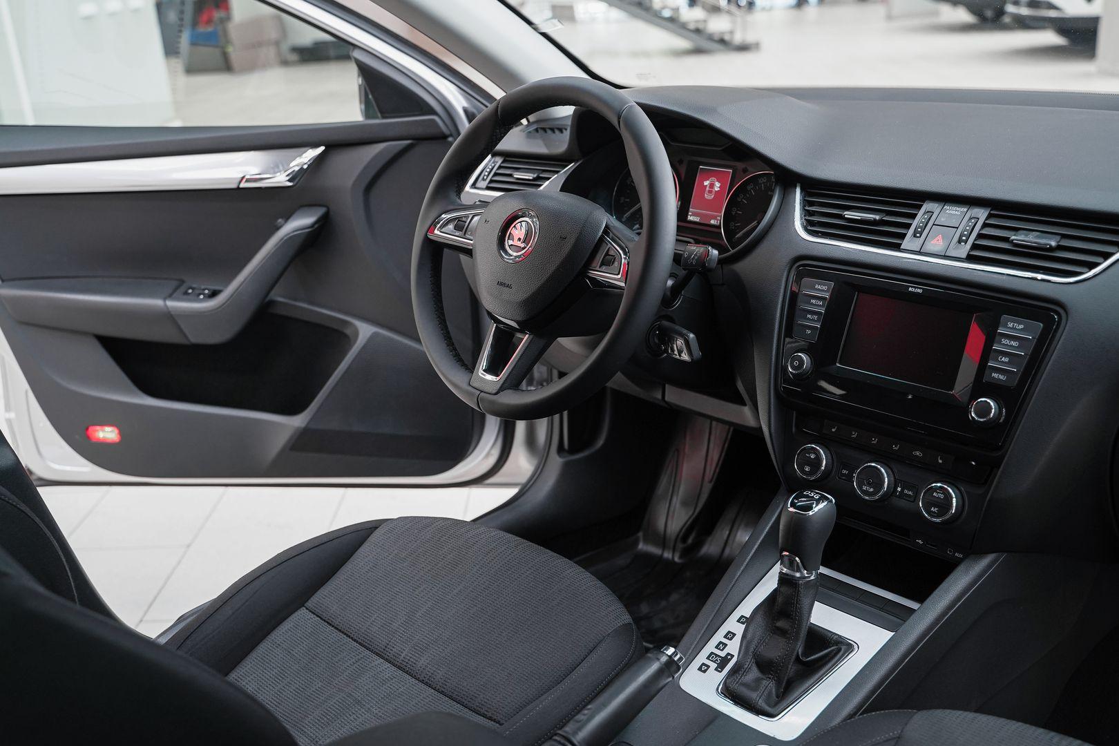 Skoda Octavia 2013, серебряный, ДЦ Орехово