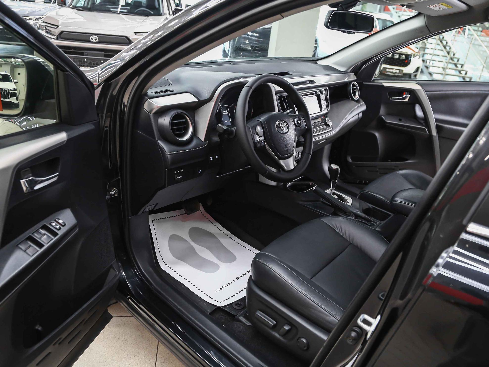 Toyota RAV4 2016, черный, ДЦ Орехово