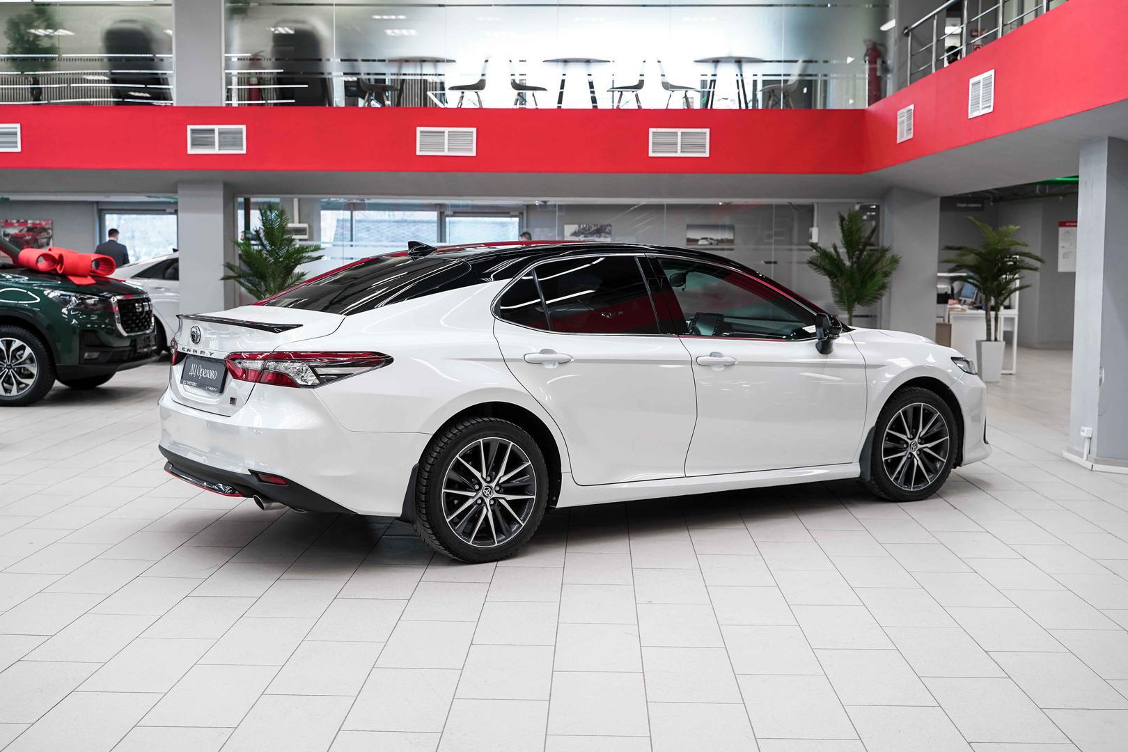 Toyota Camry 2021, белый, ДЦ Орехово