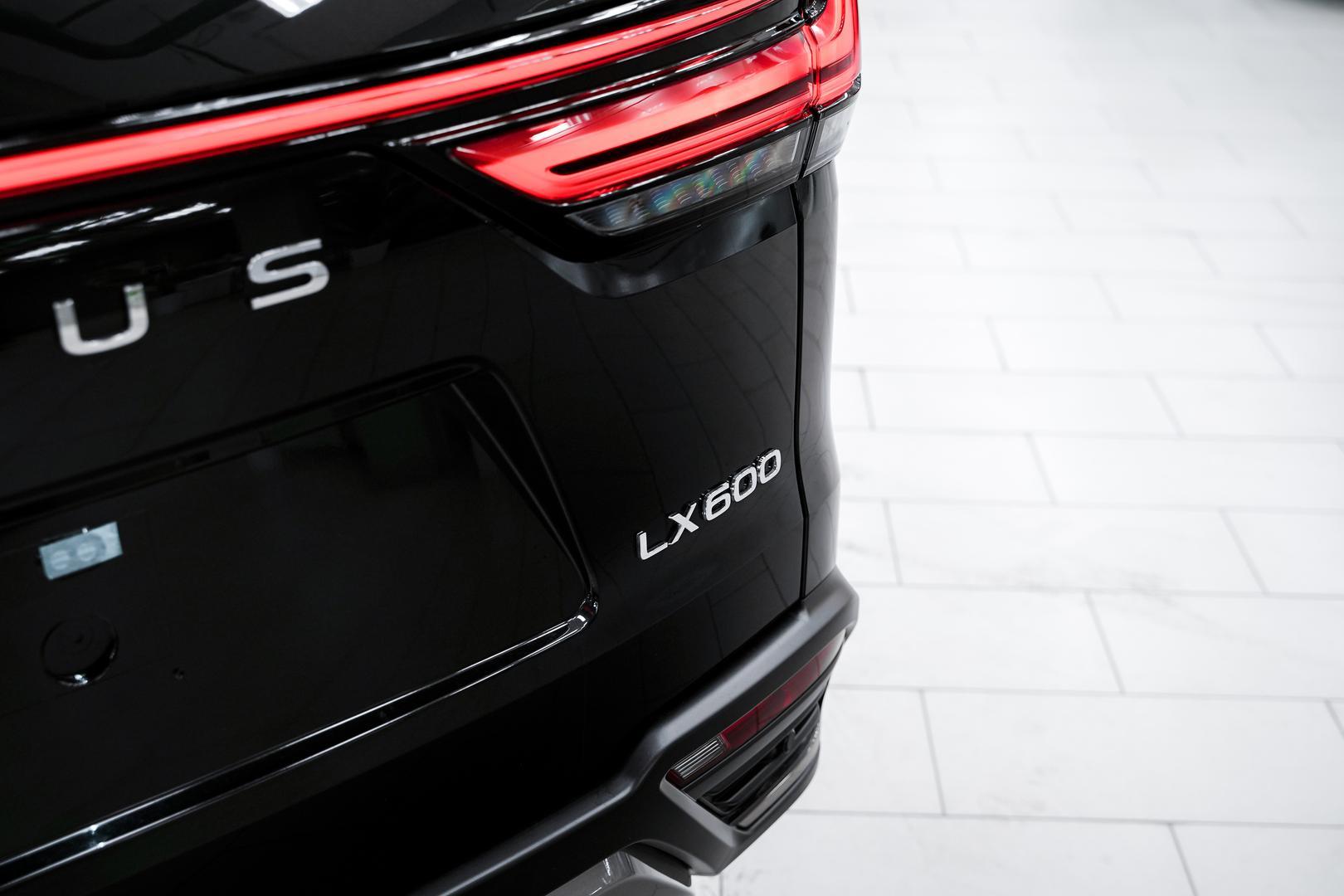 Lexus LX 2025, черный, ДЦ Орехово