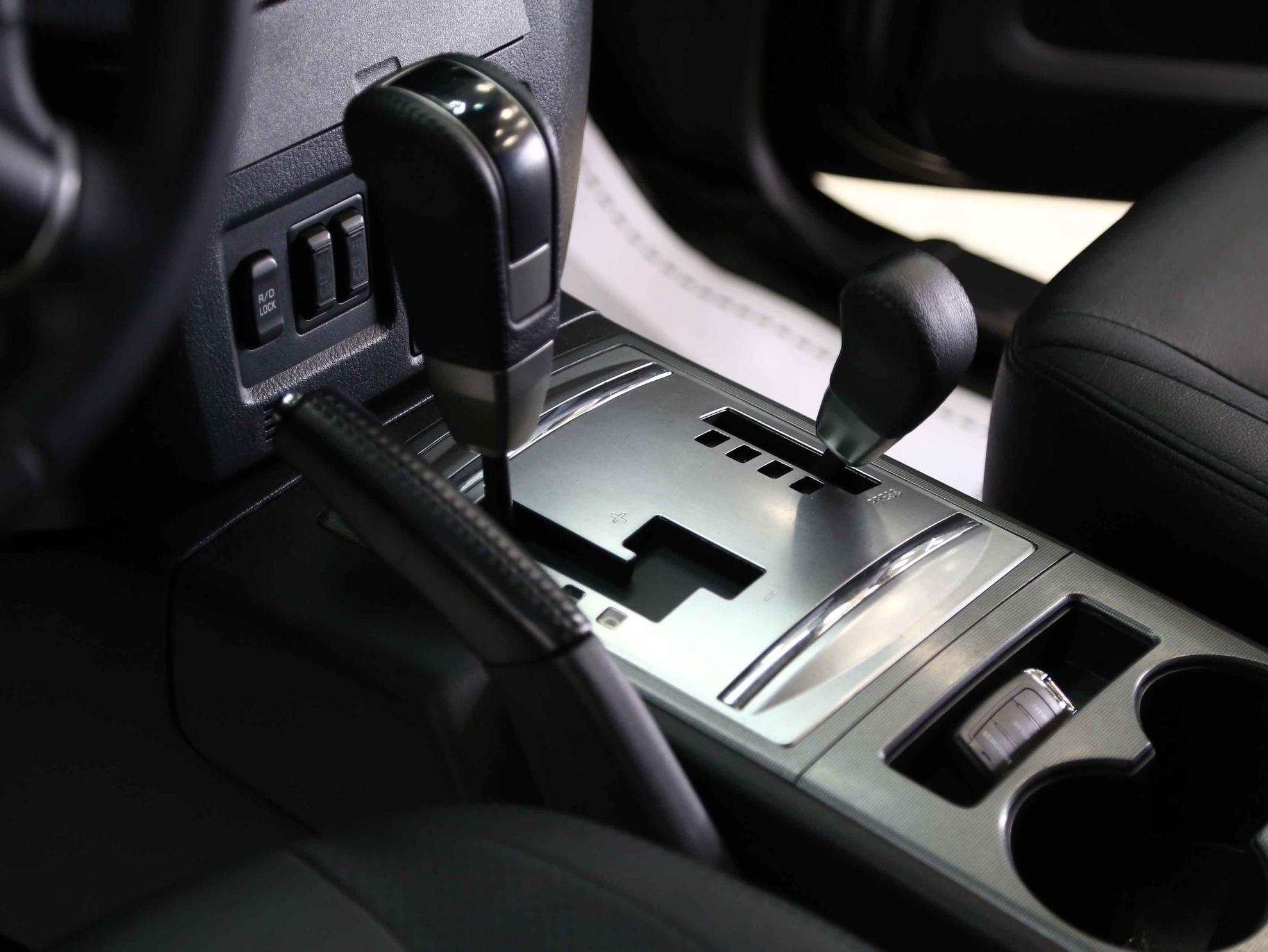 Mitsubishi Pajero 2012, серый, ДЦ Орехово