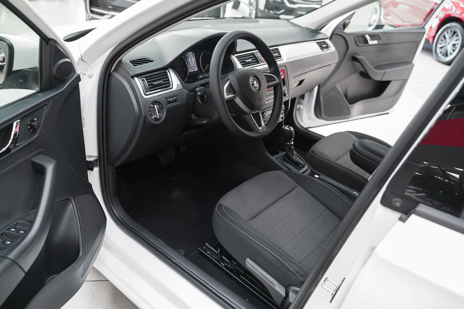 Skoda Rapid 2014, белый, ДЦ Орехово