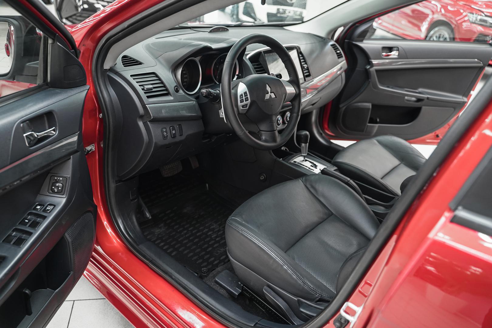 Mitsubishi Lancer 2008, красный, ДЦ Орехово