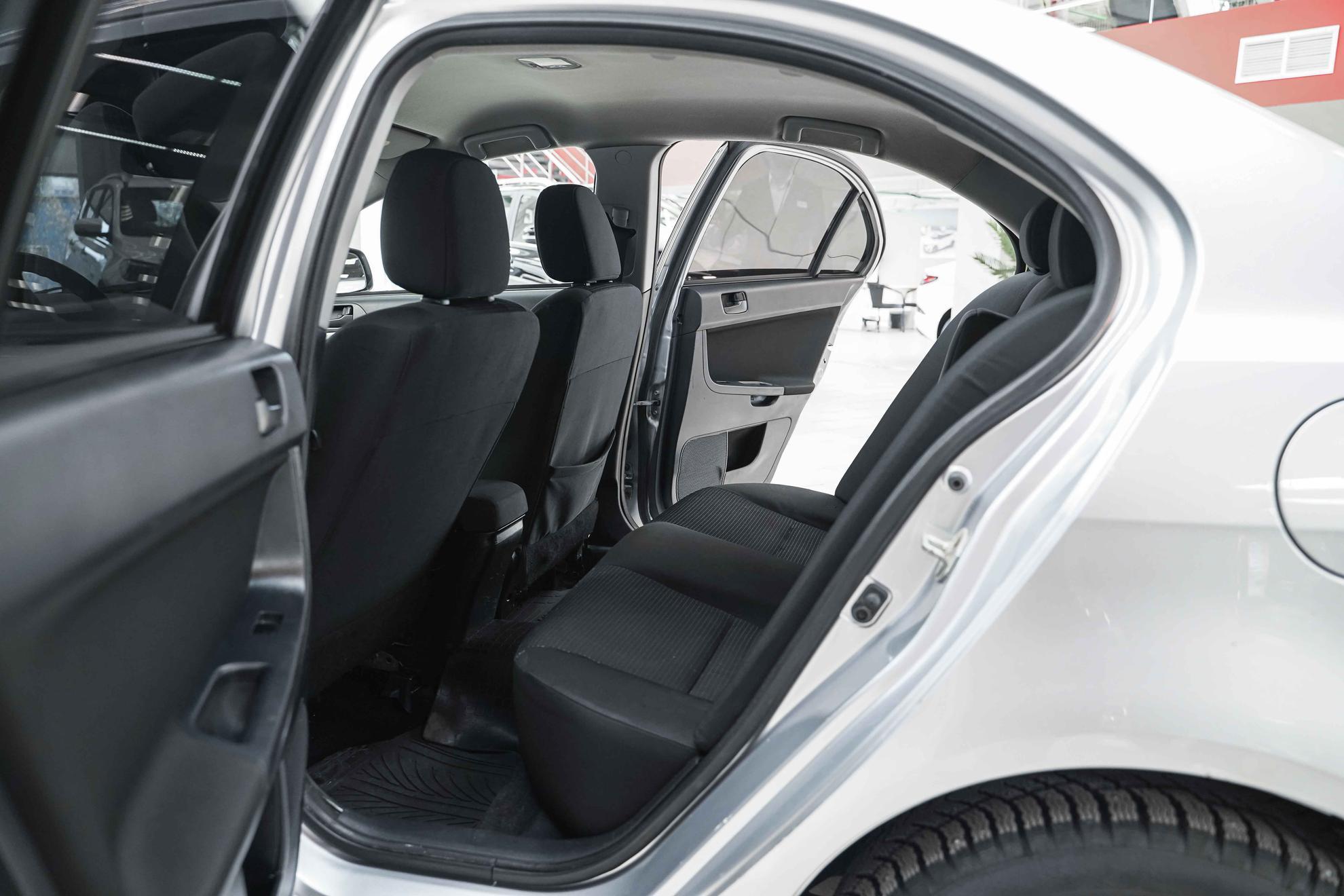 Mitsubishi Lancer 2010, серый, ДЦ Орехово