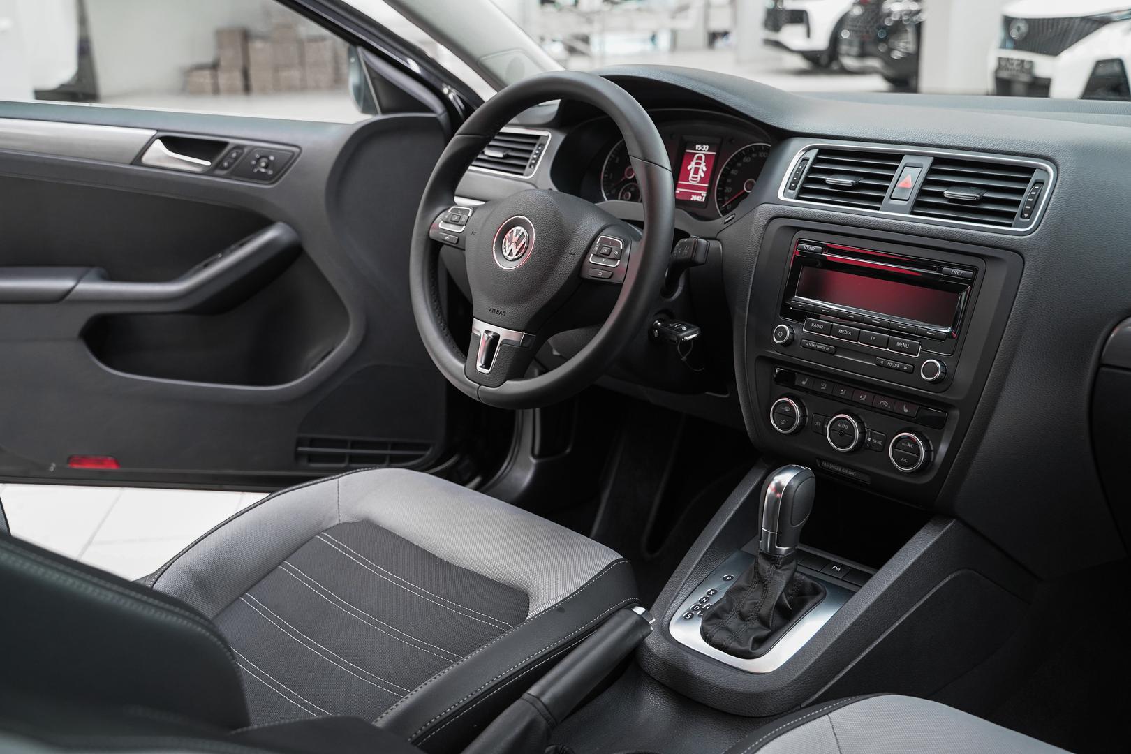Volkswagen Jetta 2013, черный, ДЦ Орехово