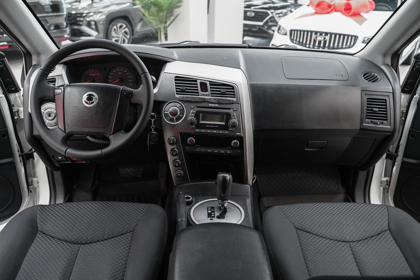 SsangYong Kyron 2011, белый, ДЦ Орехово