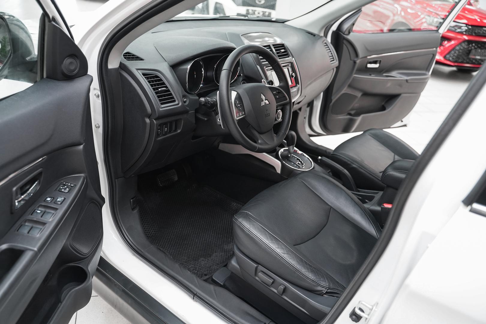 Mitsubishi ASX 2013, белый, ДЦ Орехово
