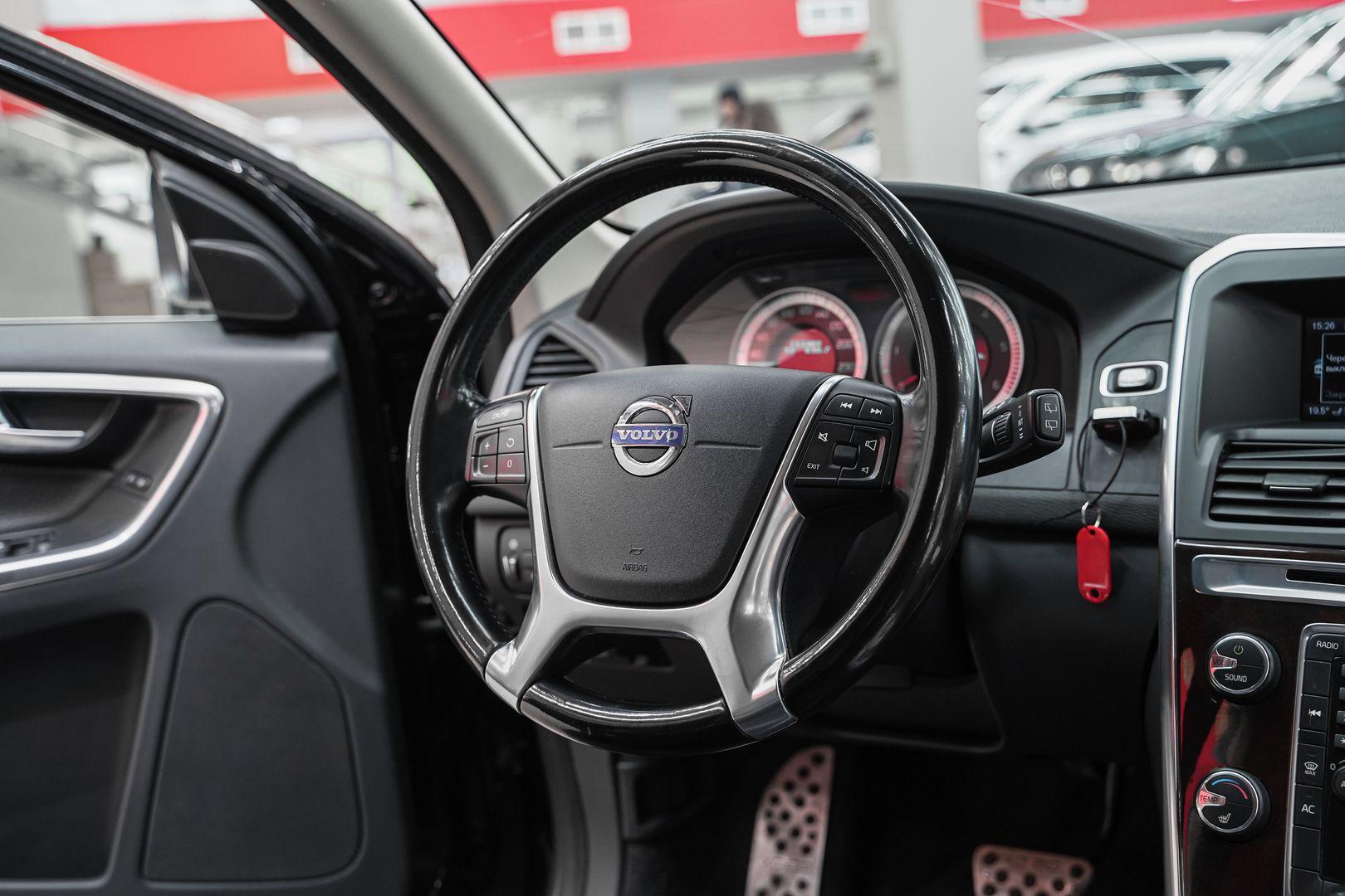 Volvo XC60 2012, черный, ДЦ Орехово