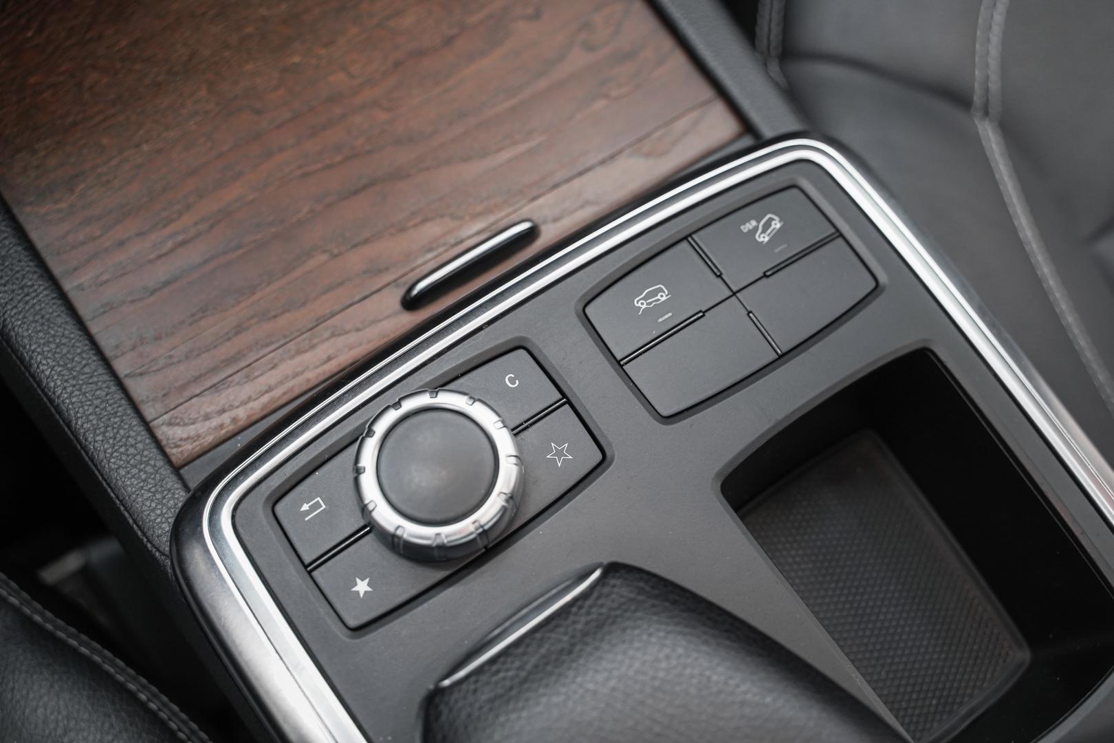 Mercedes-Benz M-Класс 2014, белый, ДЦ Орехово