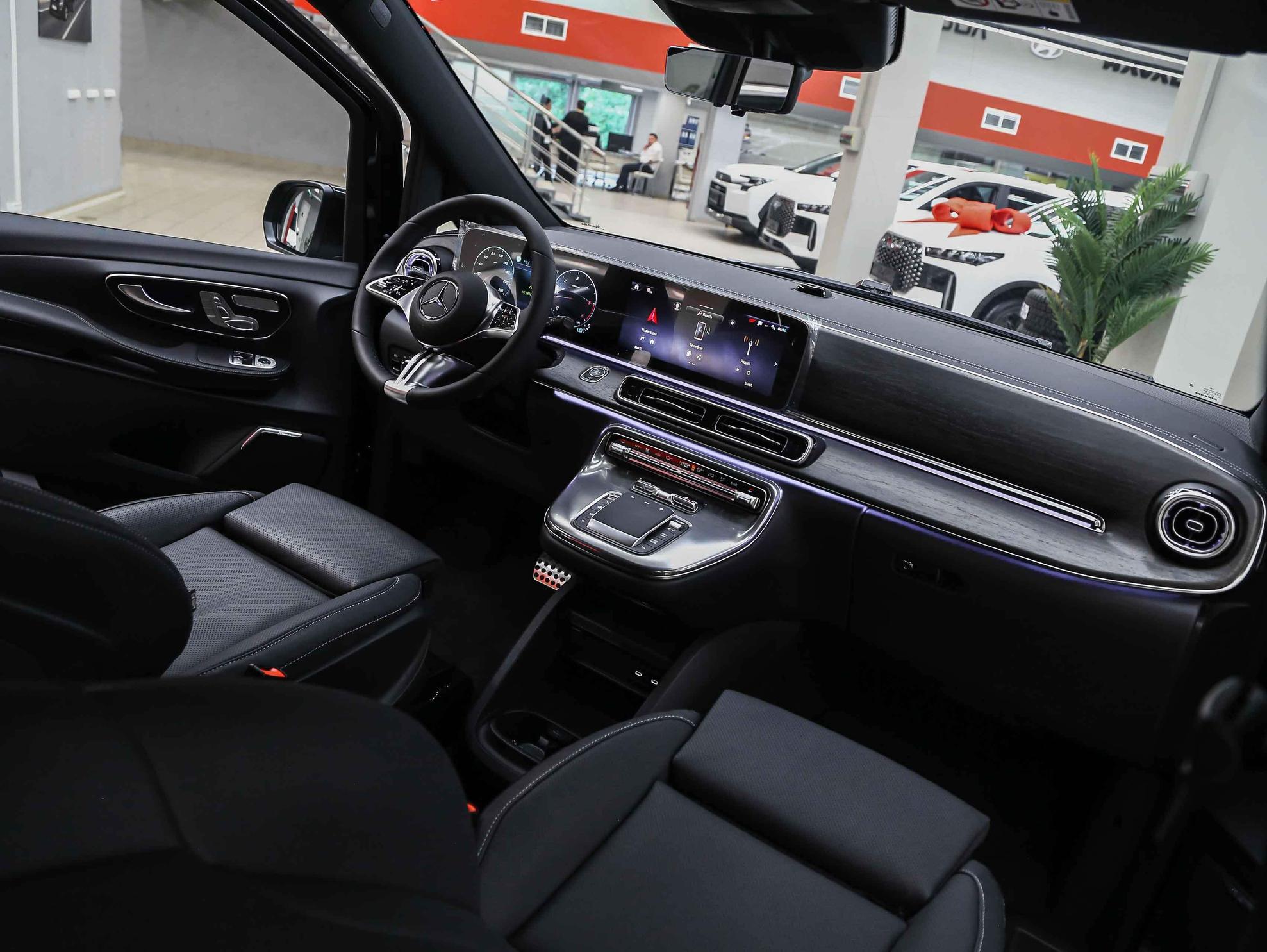 Mercedes-Benz V-Класс 2026, черный, ДЦ Орехово