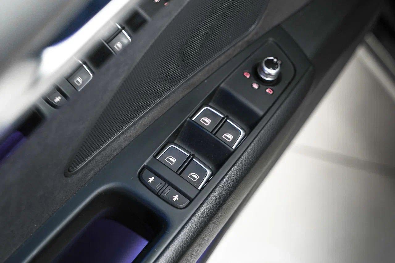 Audi A8 2011, черный, ДЦ Орехово