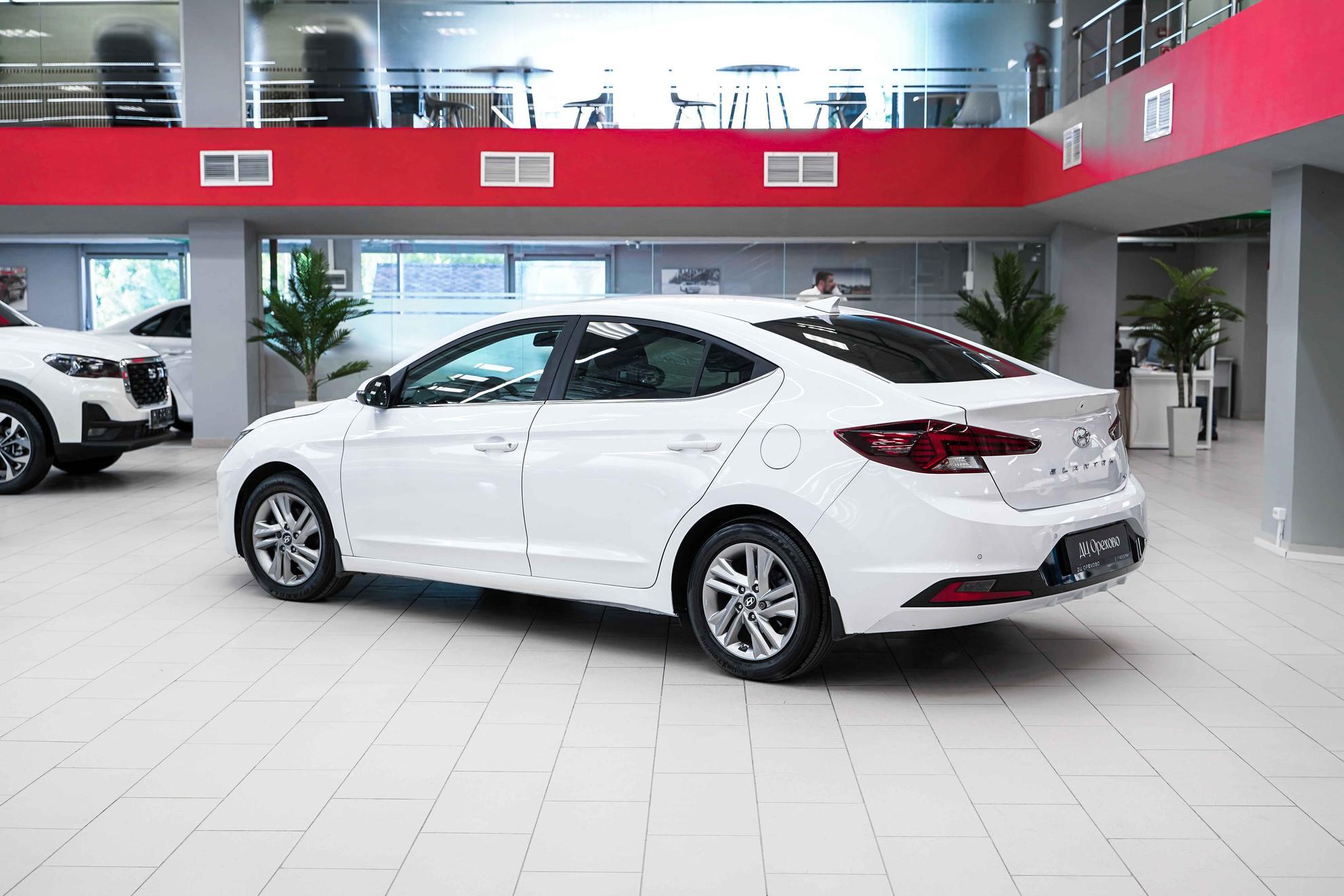 Hyundai Elantra 2019, белый, ДЦ Орехово