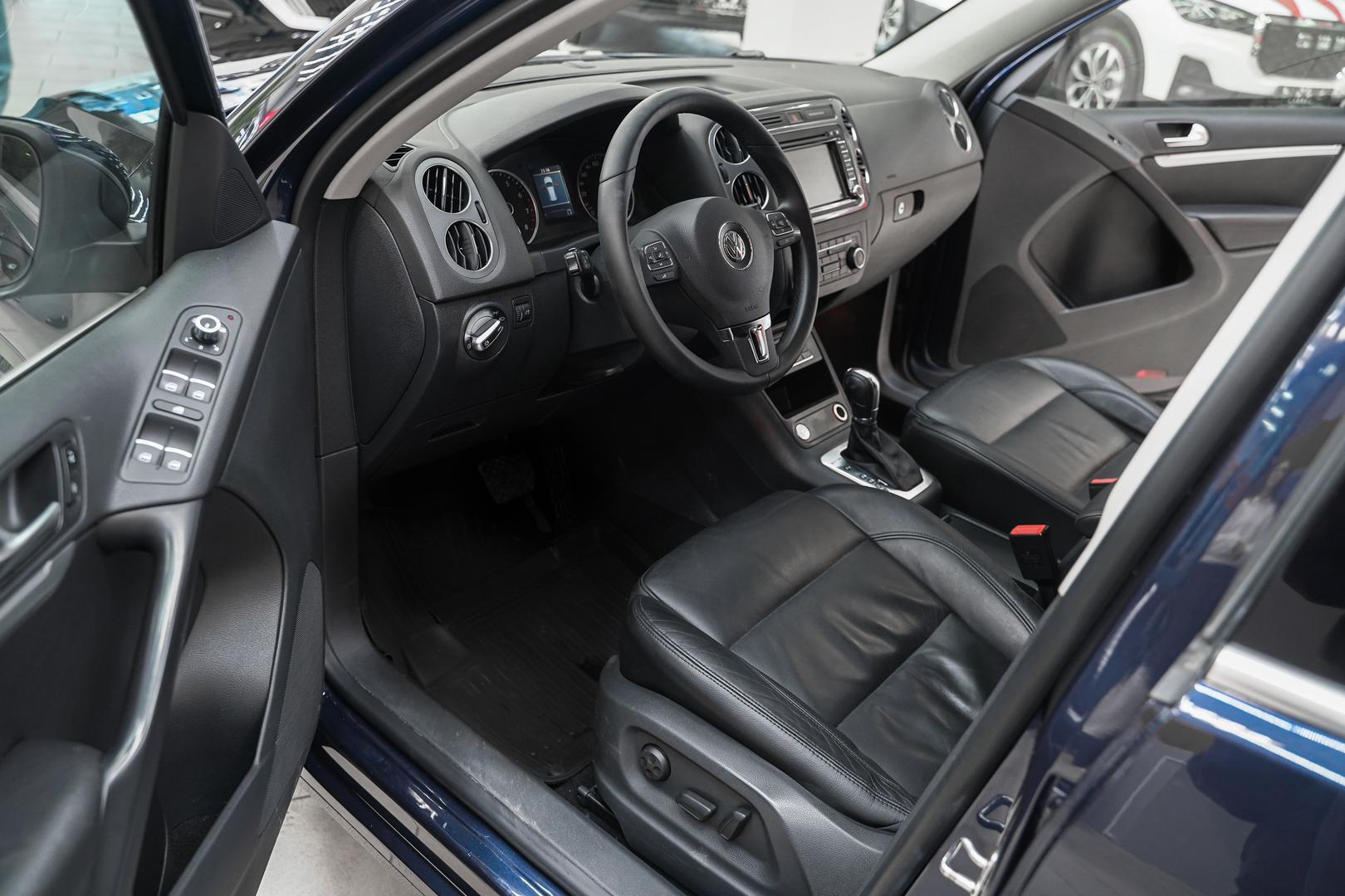 Volkswagen Tiguan 2012, синий, ДЦ Орехово
