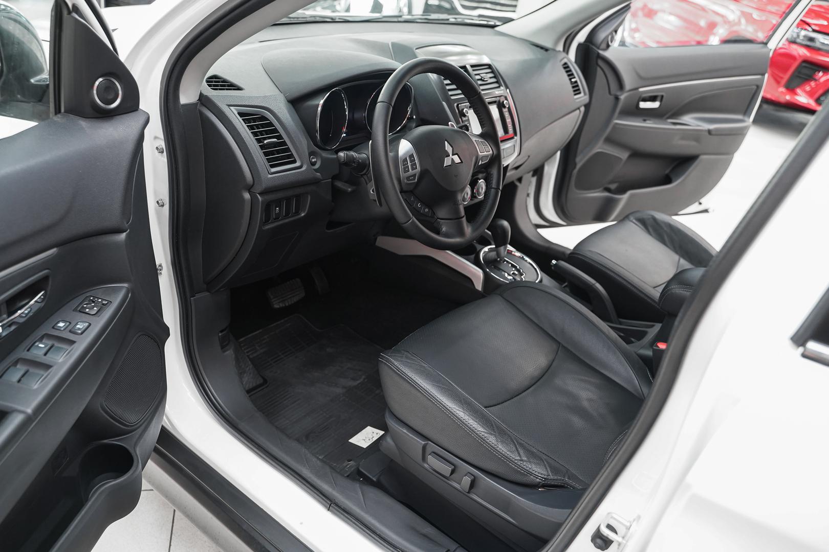 Mitsubishi ASX 2012, белый, ДЦ Орехово