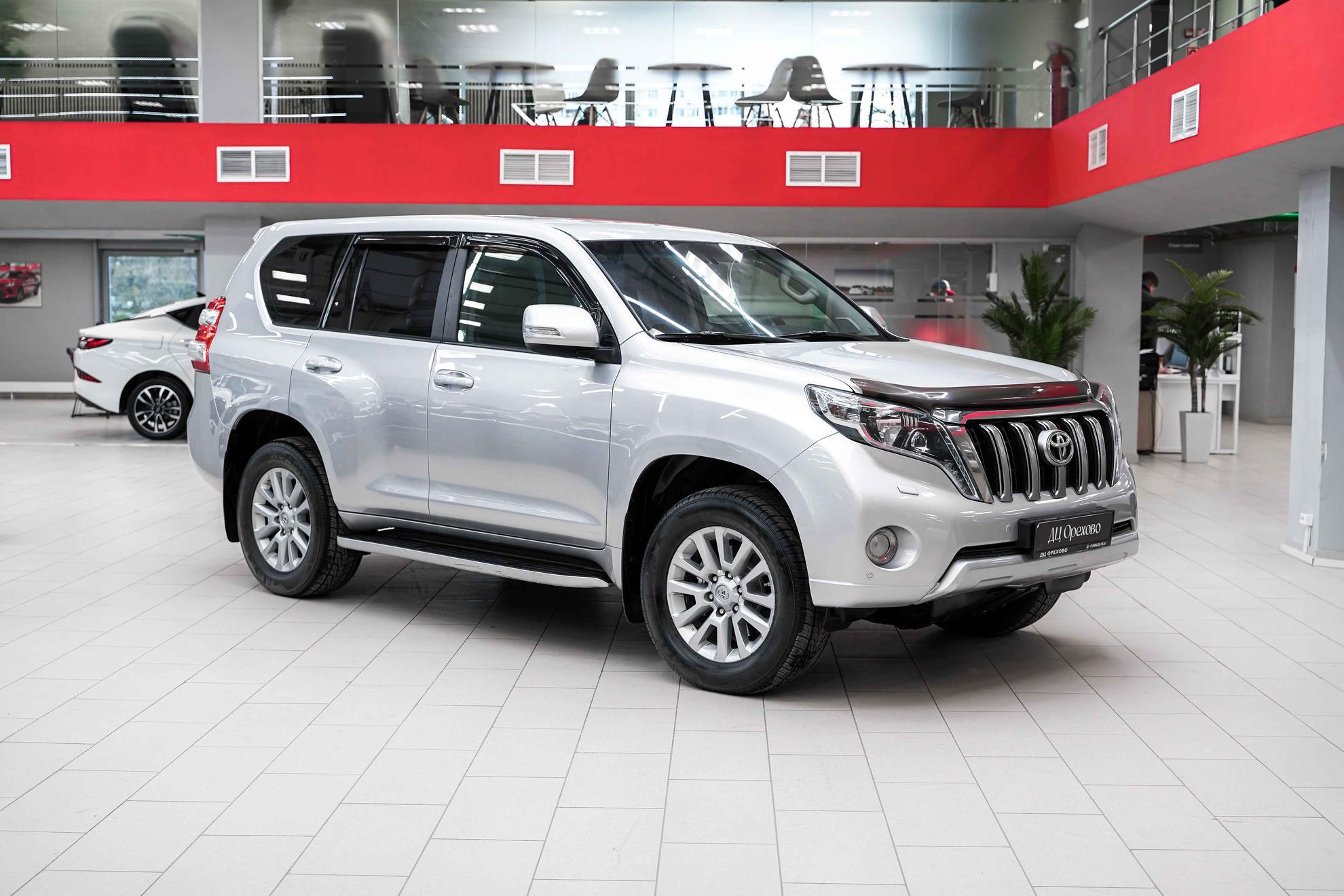 Toyota Land Cruiser Prado 2015, серебряный, ДЦ Орехово