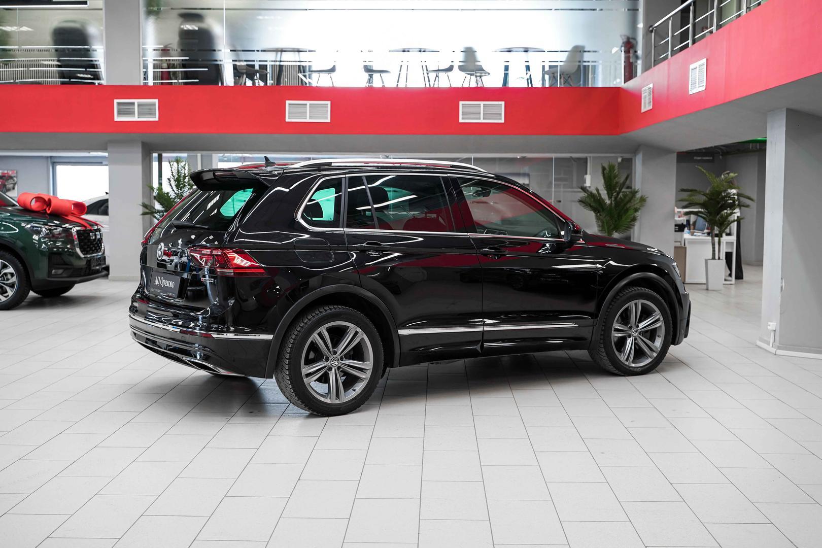 Volkswagen Tiguan 2018, черный, ДЦ Орехово