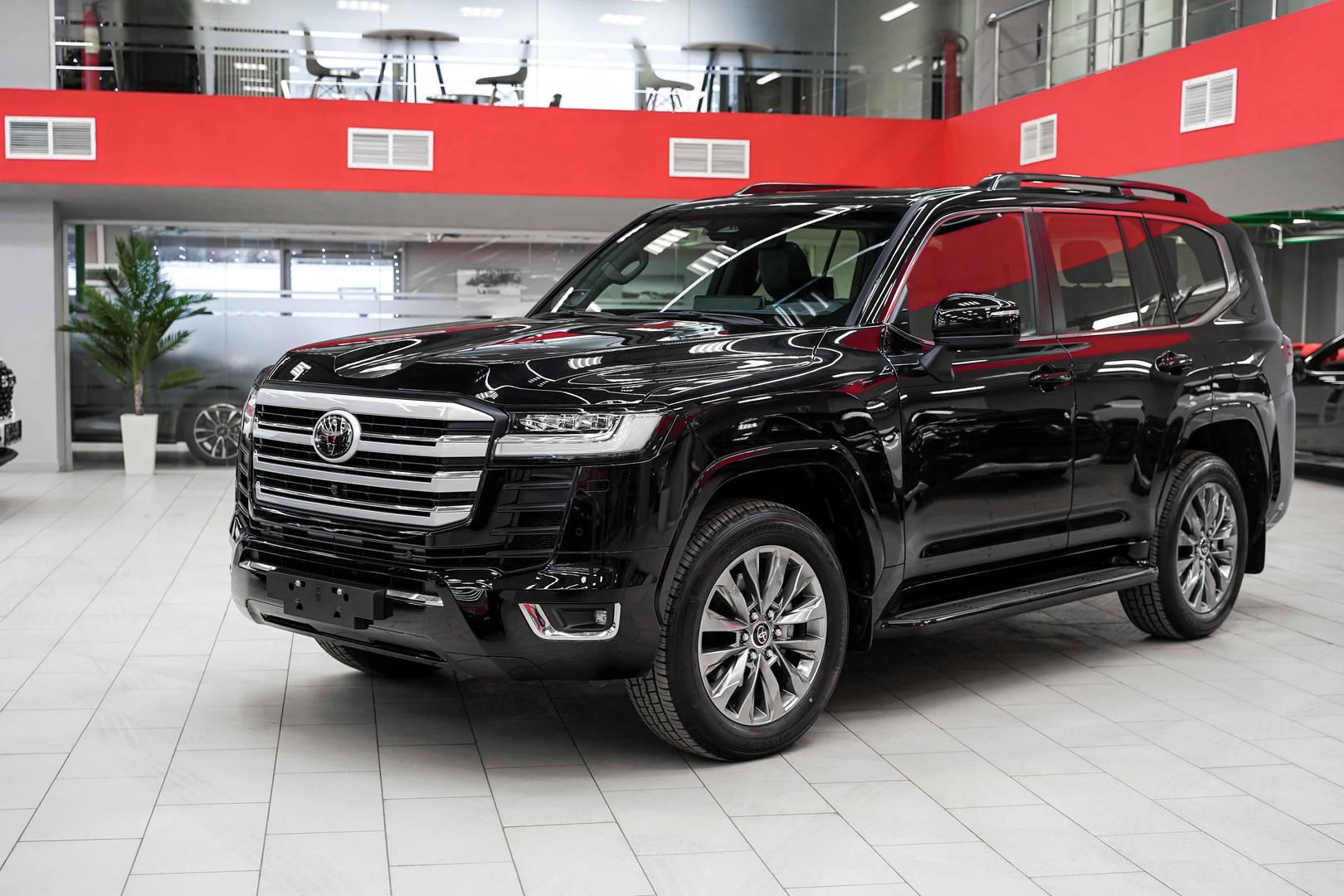 Toyota Land Cruiser 2025, черный, ДЦ Орехово