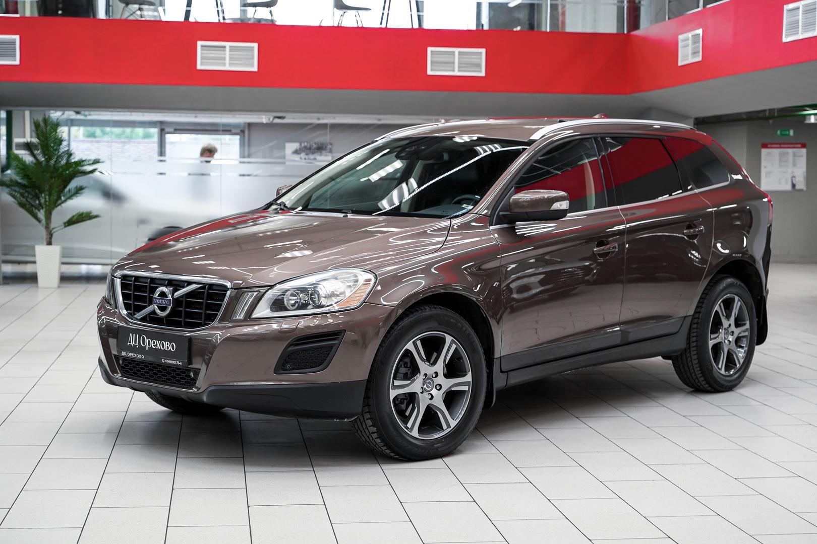 Volvo XC60 2011, золотой, ДЦ Орехово