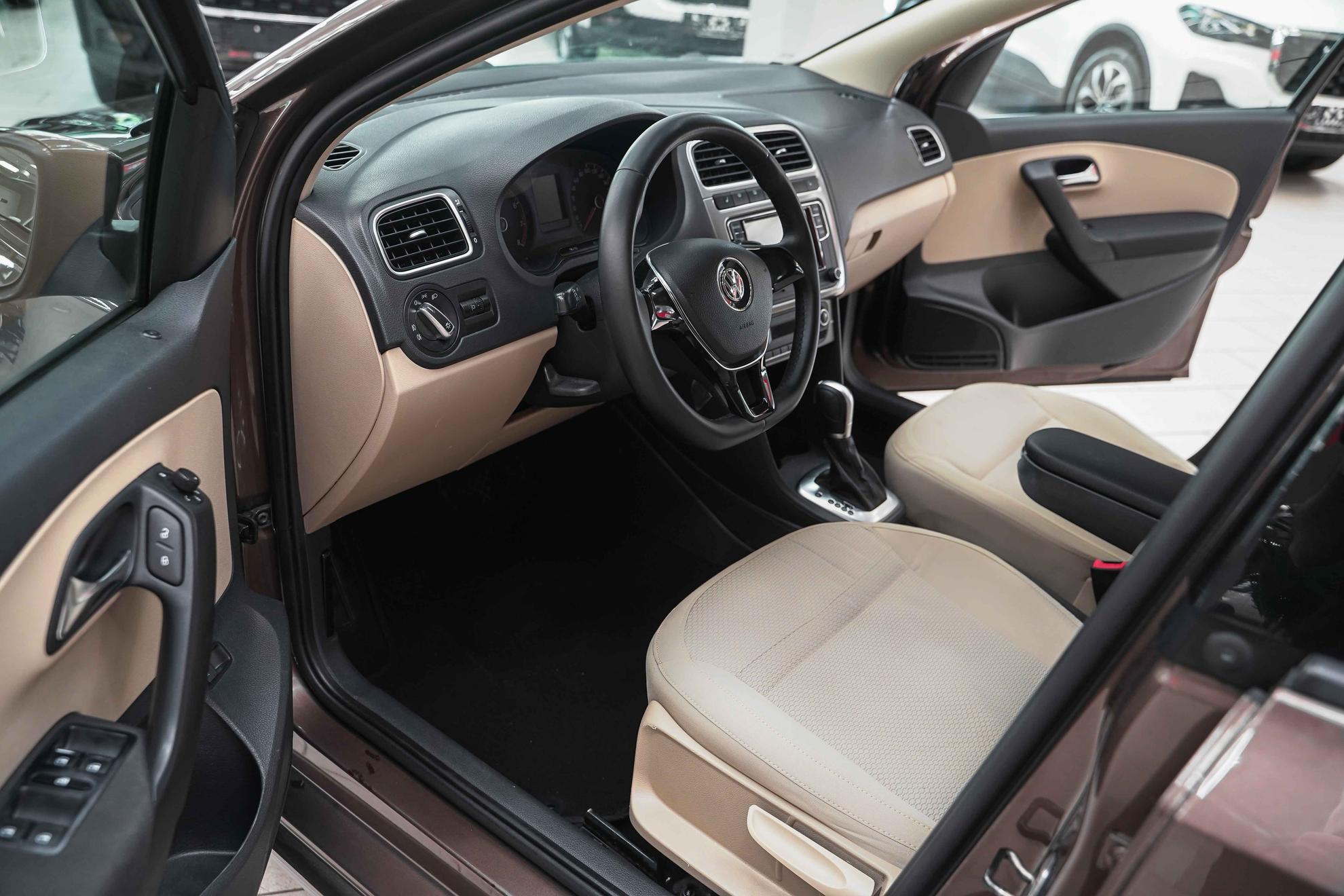 Volkswagen Polo 2016, коричневый, ДЦ Орехово