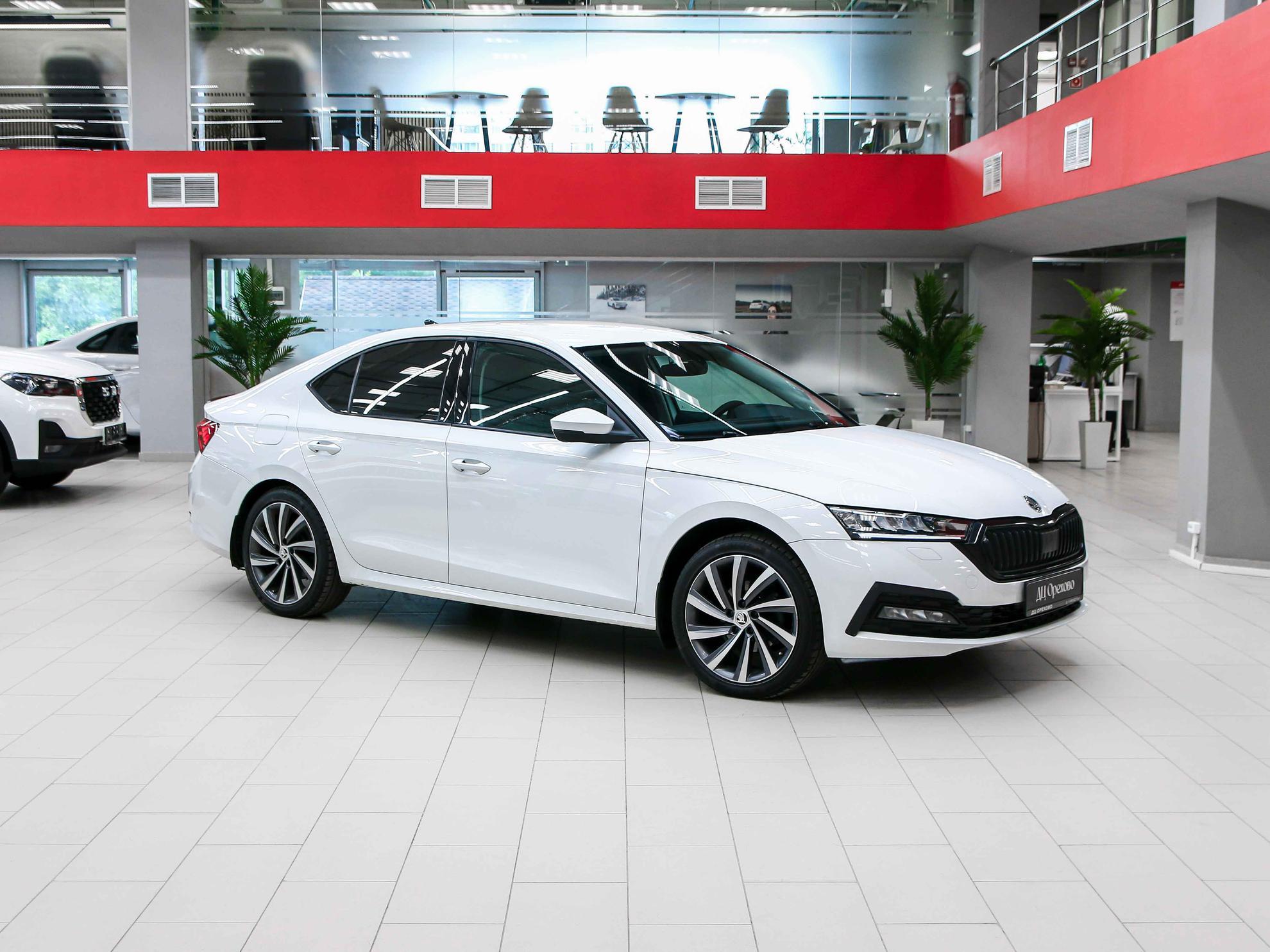 Skoda Octavia 2020, белый, ДЦ Орехово