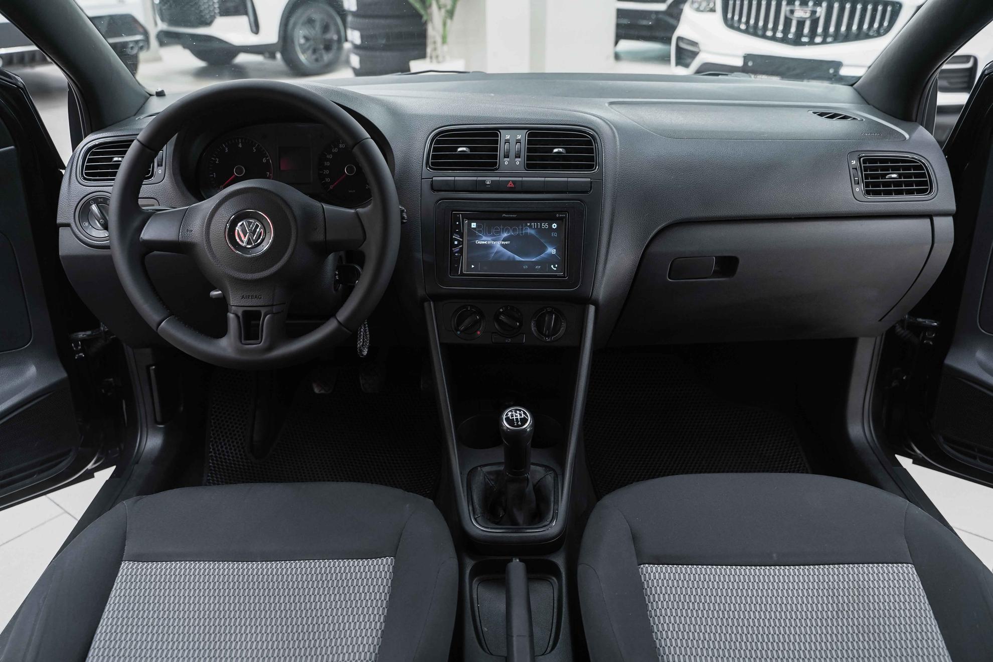 Volkswagen Polo 2011, черный, ДЦ Орехово