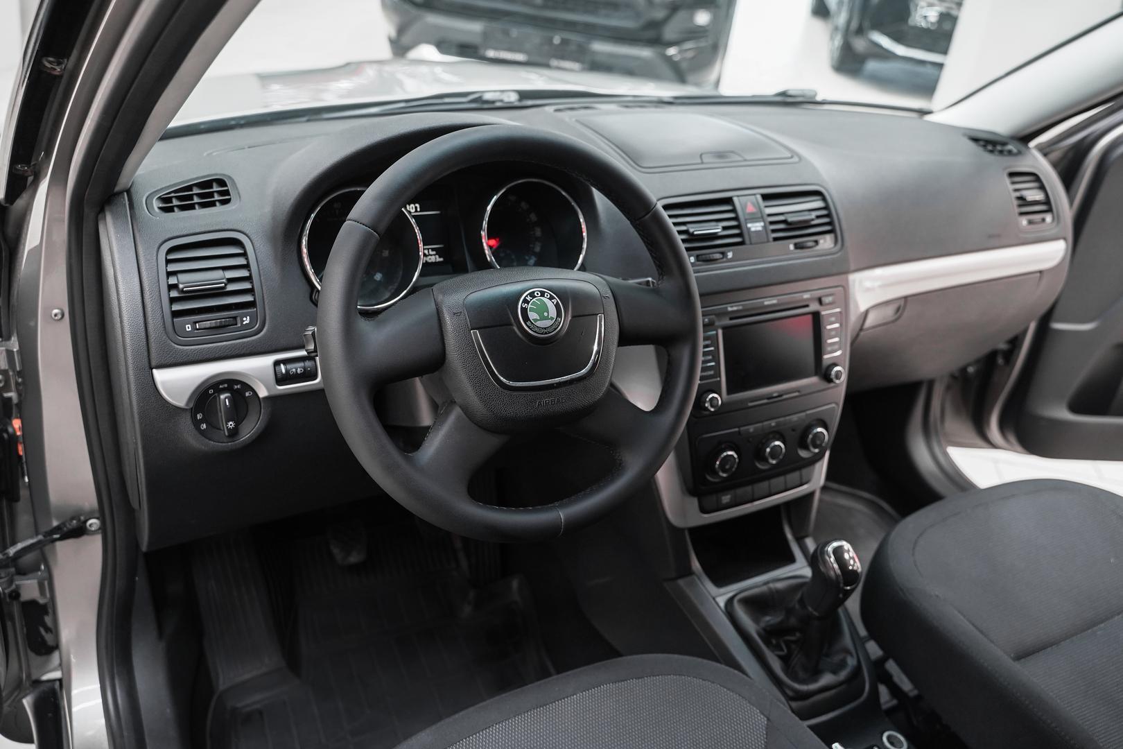 Skoda Yeti 2012, бежевый, ДЦ Орехово