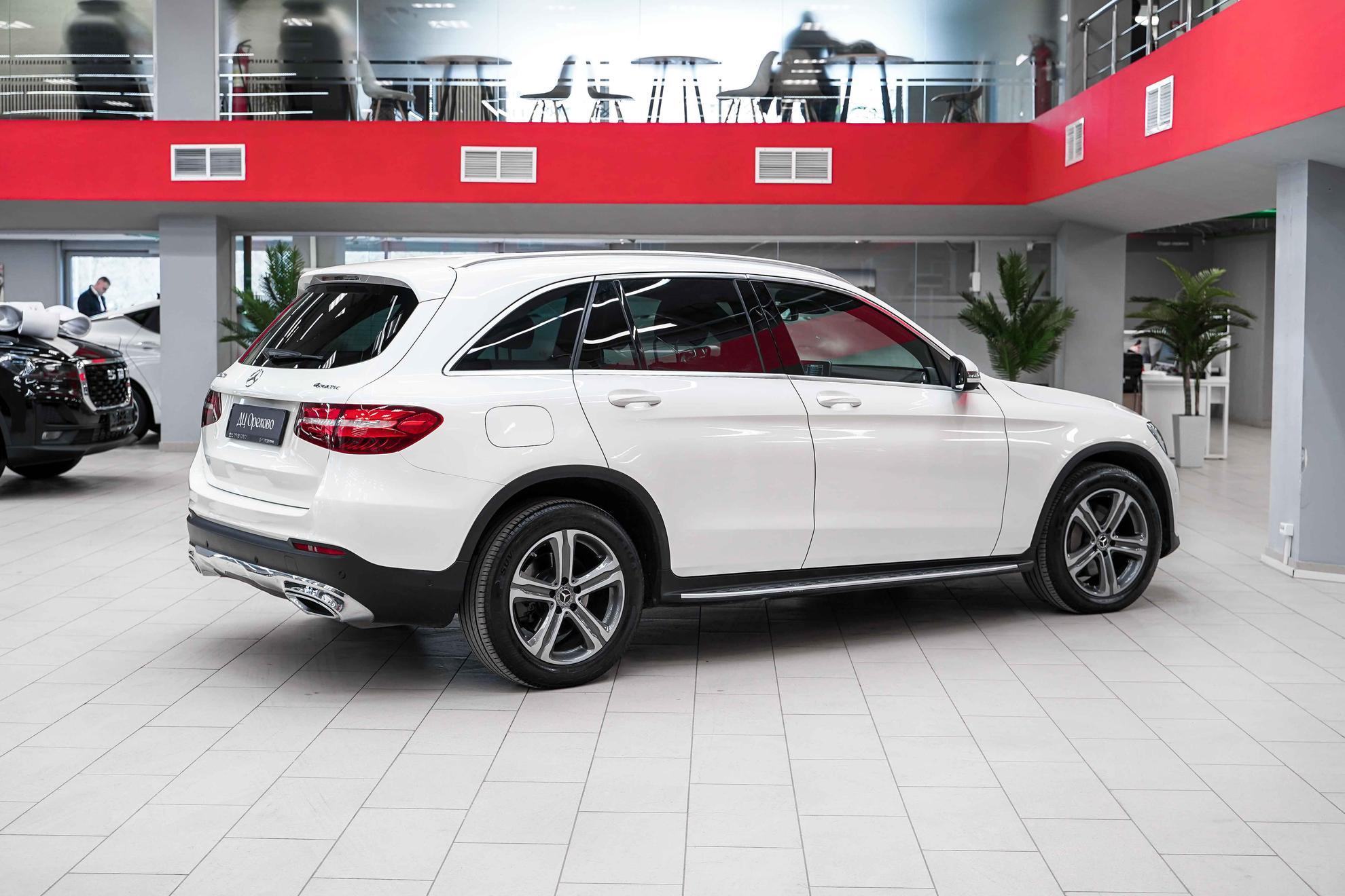 Mercedes-Benz GLC 2017, белый, ДЦ Орехово