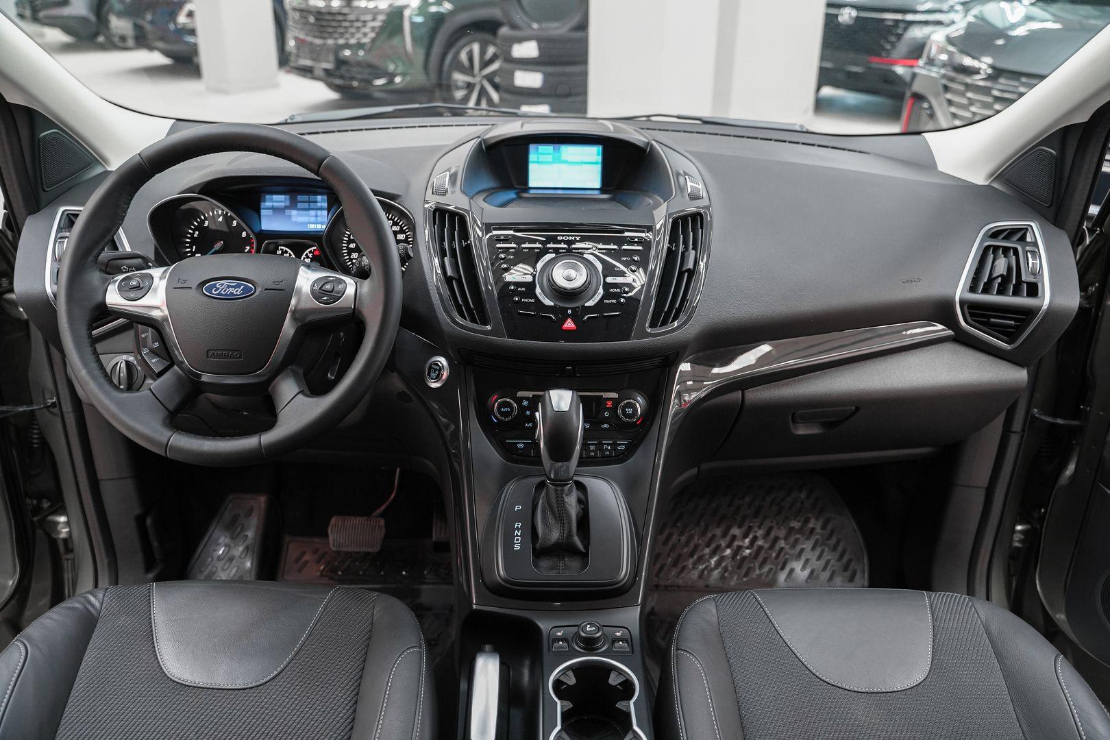 Ford Kuga 2014, серый, ДЦ Орехово