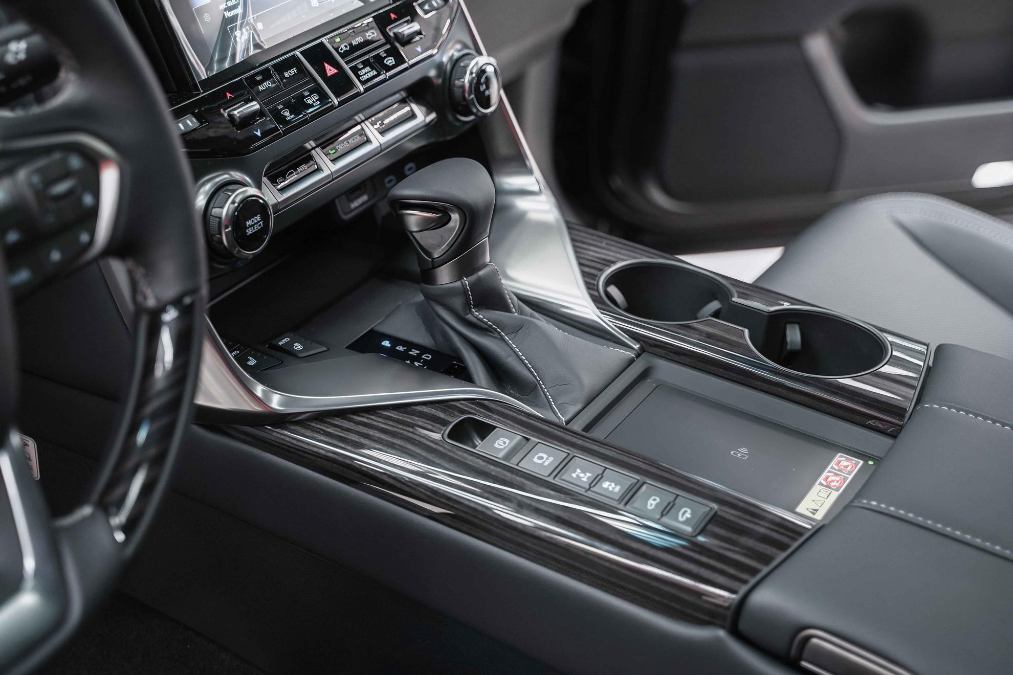 Lexus LX 2026, черный, ДЦ Орехово