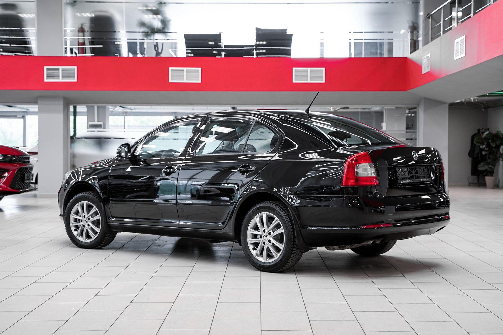 Skoda Octavia 2012, черный, ДЦ Орехово