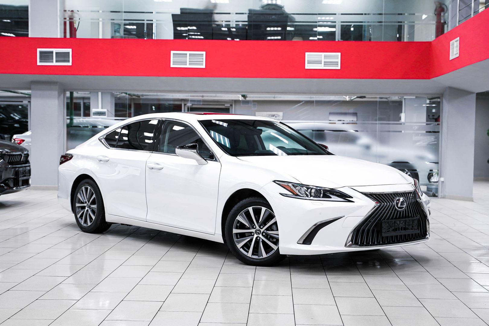 Lexus ES 2019, белый, ДЦ Орехово