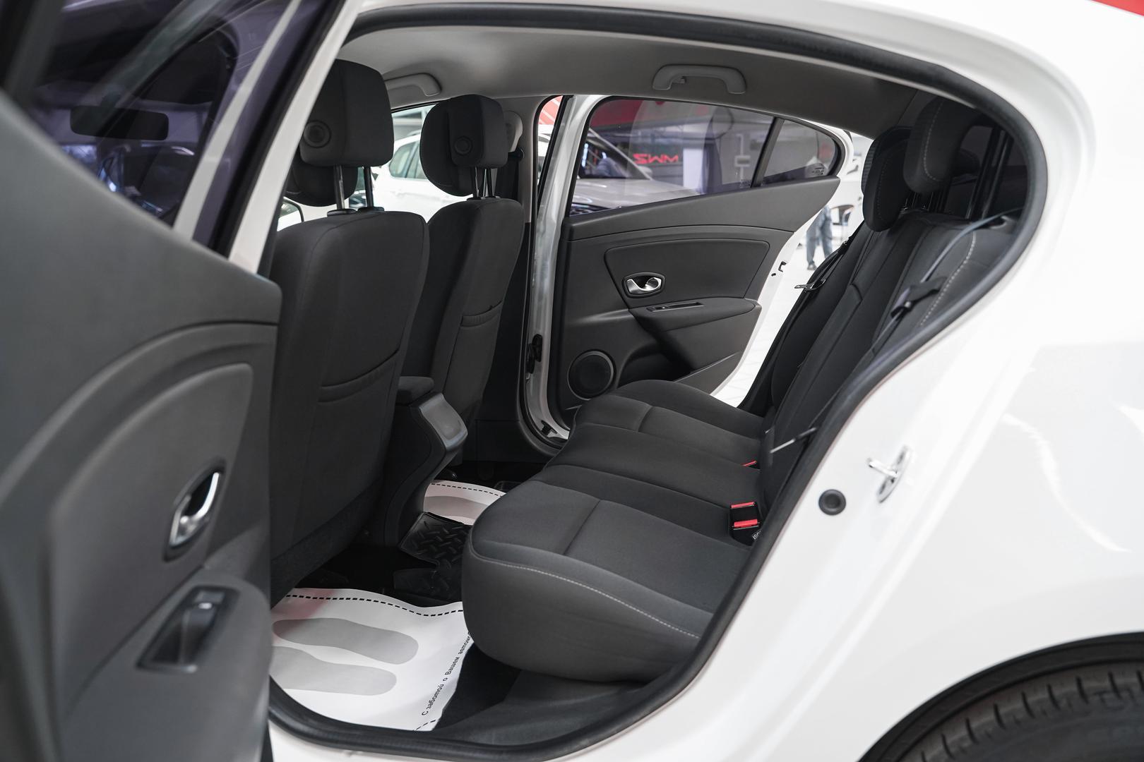 Renault Fluence 2011, белый, ДЦ Орехово
