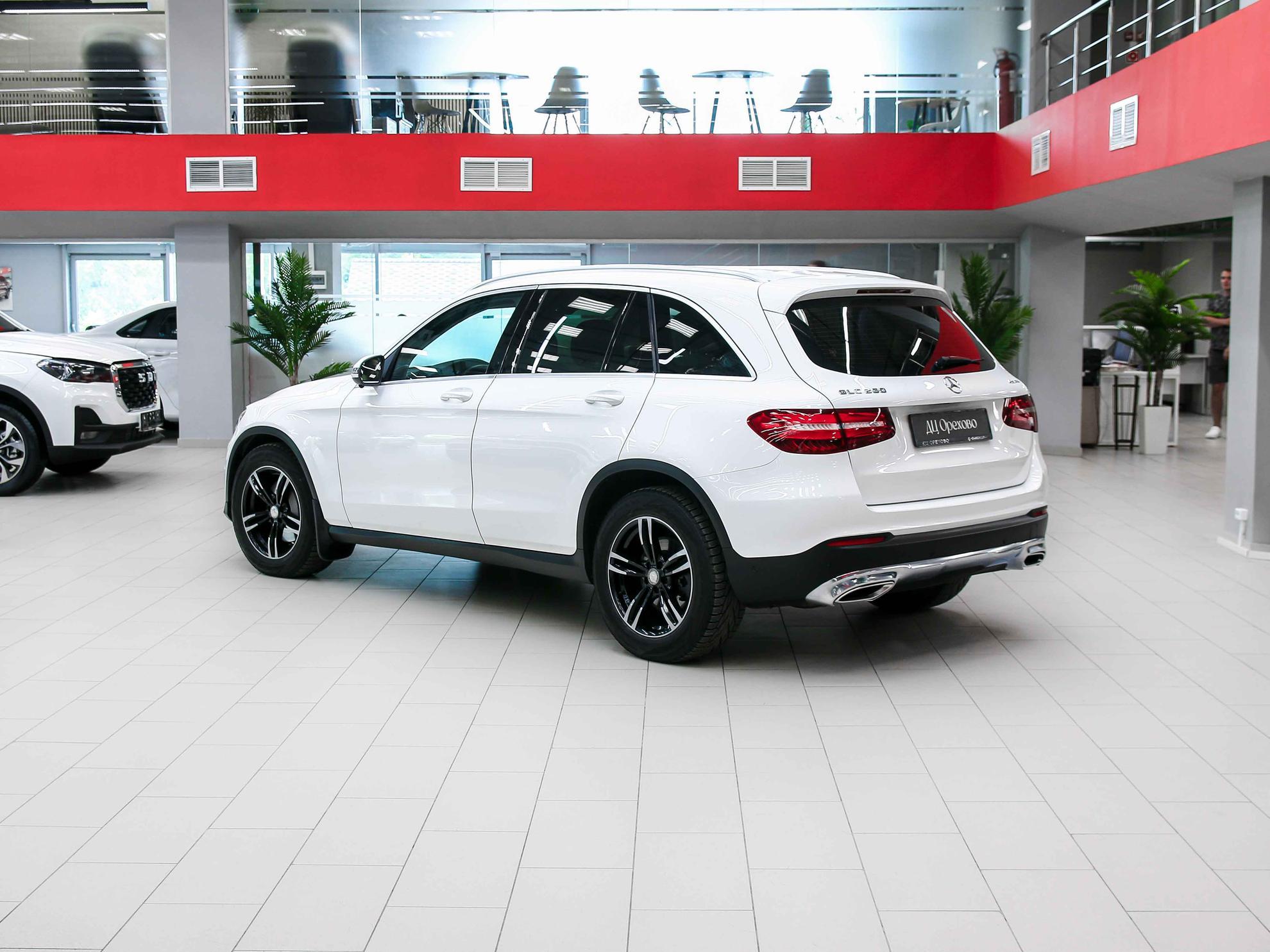 Mercedes-Benz GLC 2019, белый, ДЦ Орехово