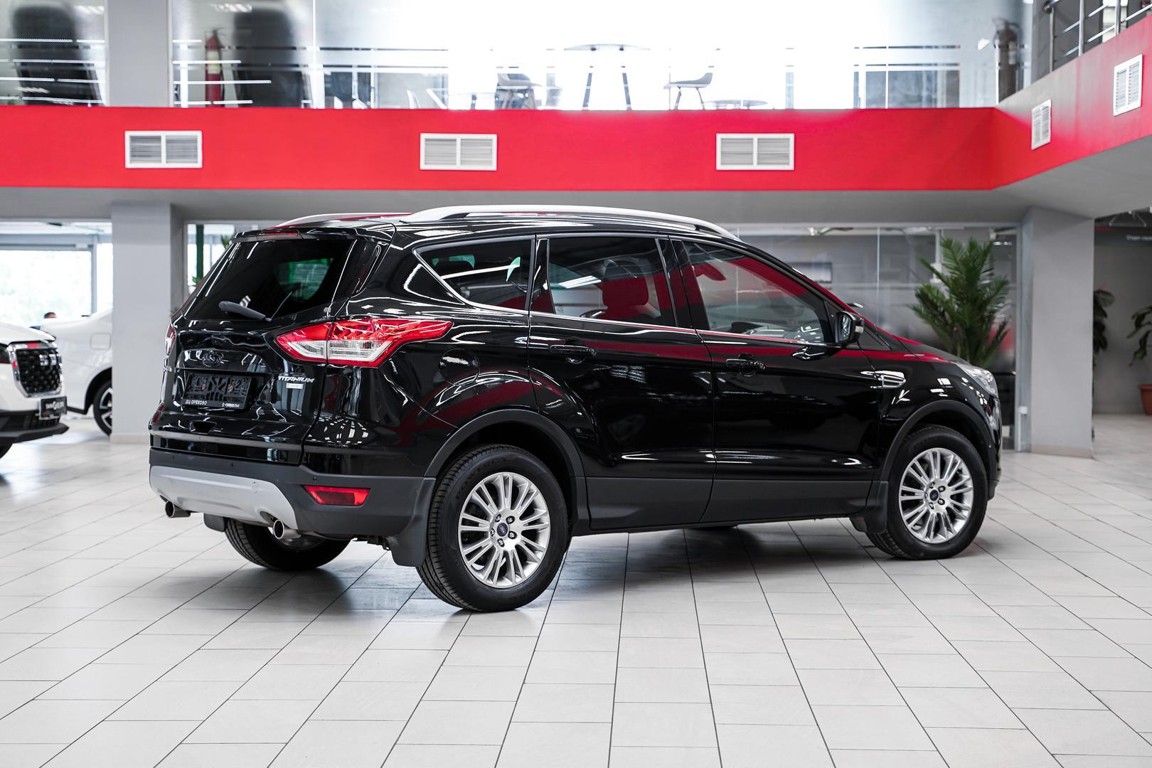 Ford Kuga 2015, черный, ДЦ Орехово