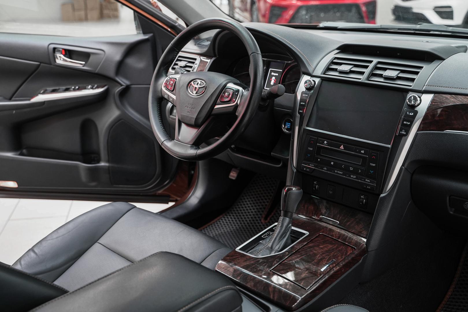 Toyota Camry 2017, коричневый, ДЦ Орехово