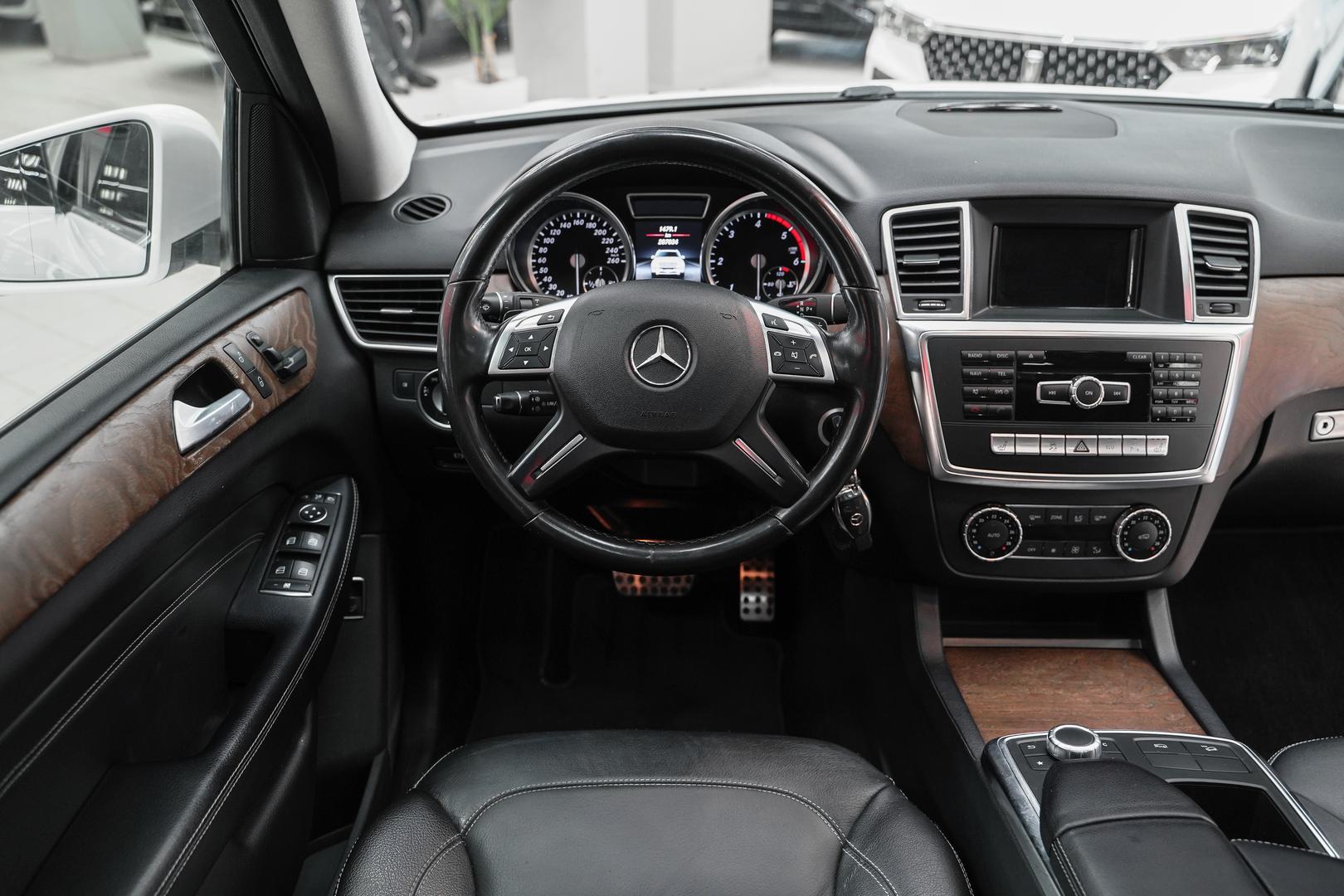 Mercedes-Benz M-Класс 2014, белый, ДЦ Орехово